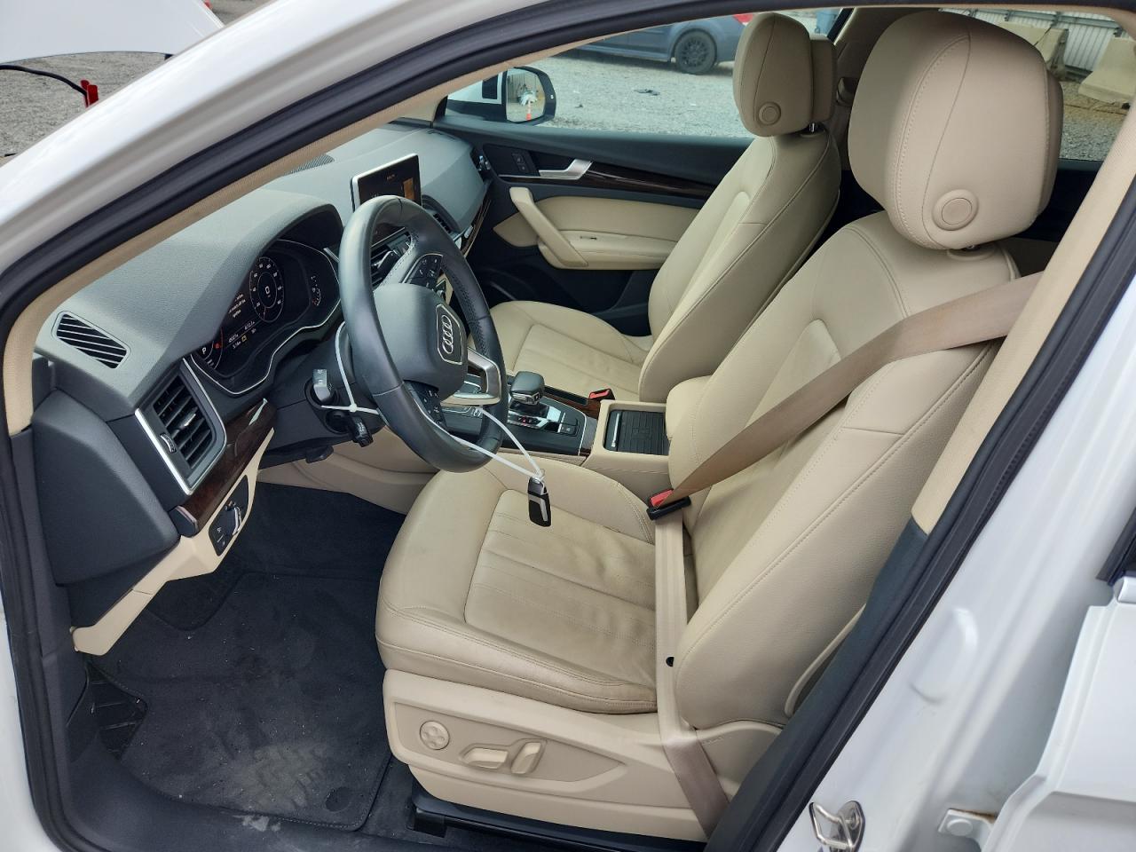 2020 Audi Q5 Premium Plus Белый vin: WA1BNAFY7L2100547