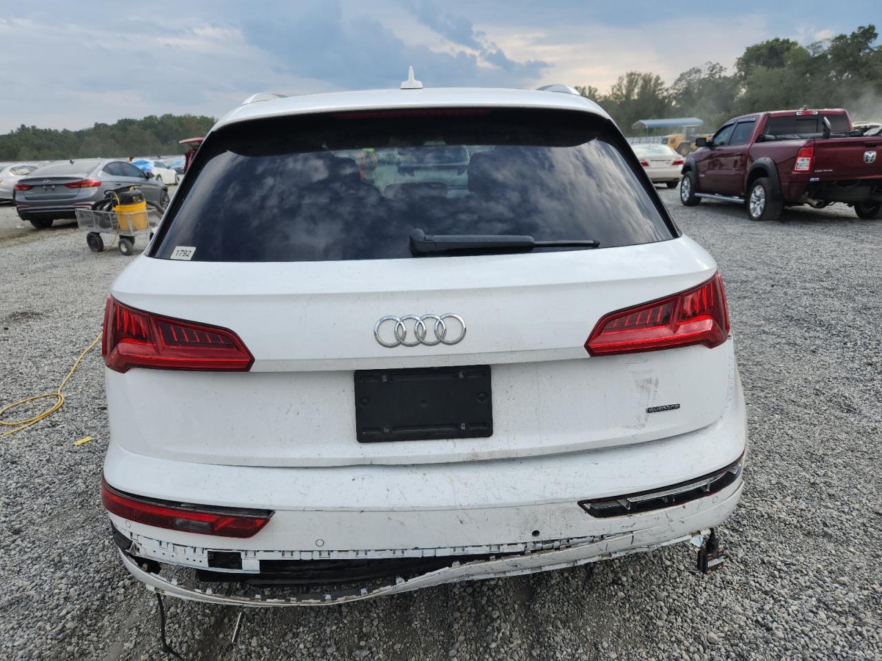 2020 Audi Q5 Premium Plus Белый vin: WA1BNAFY7L2100547