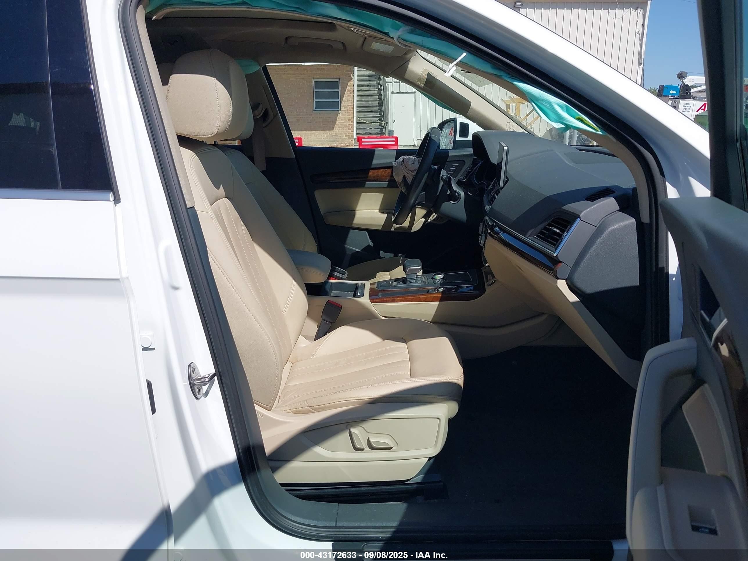 2018 Audi Q5 2.0t Premium/2.0t Tech Premium Белый vin: WA1BNAFY9J2012080