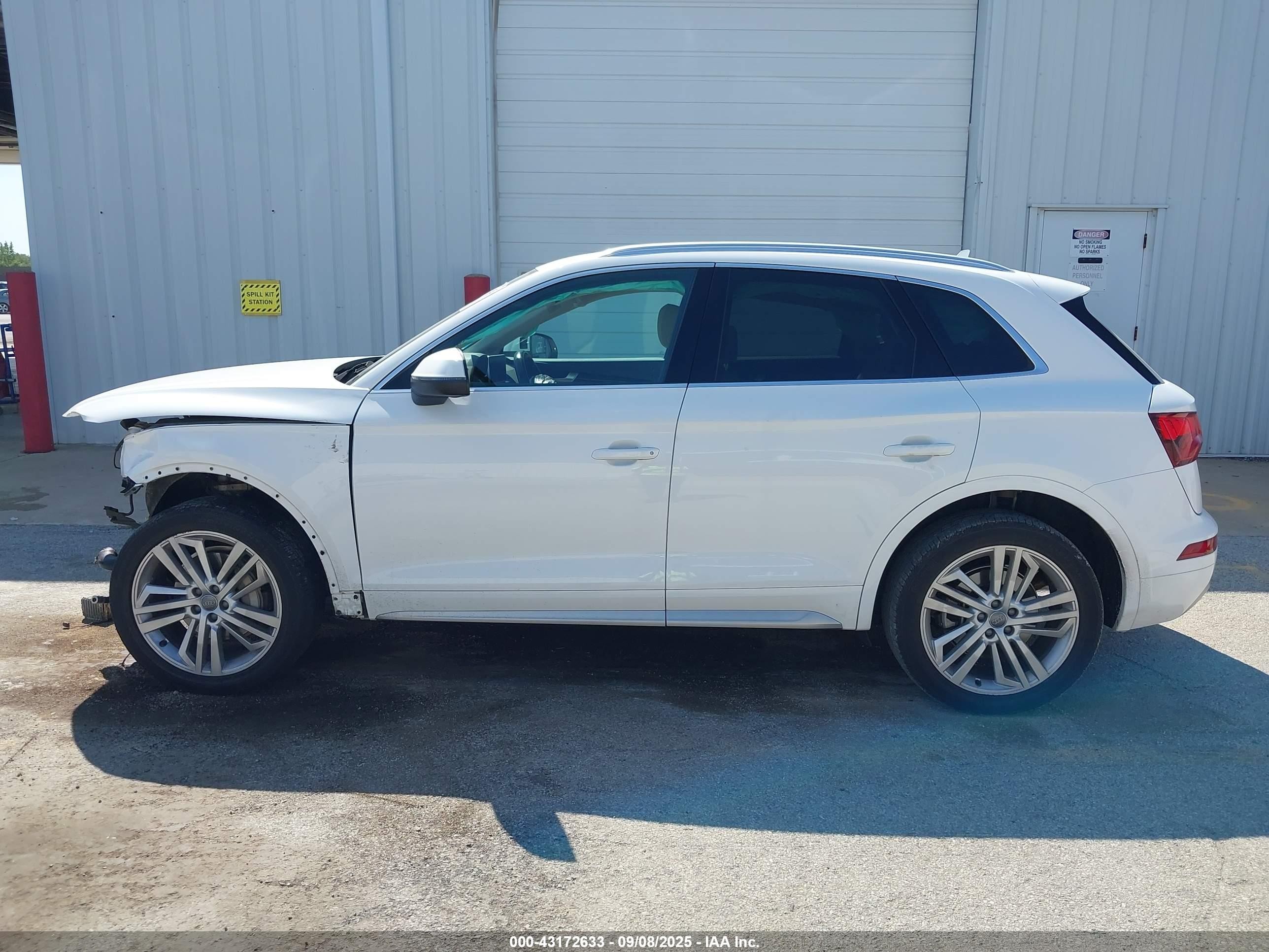 2018 Audi Q5 2.0t Premium/2.0t Tech Premium Белый vin: WA1BNAFY9J2012080