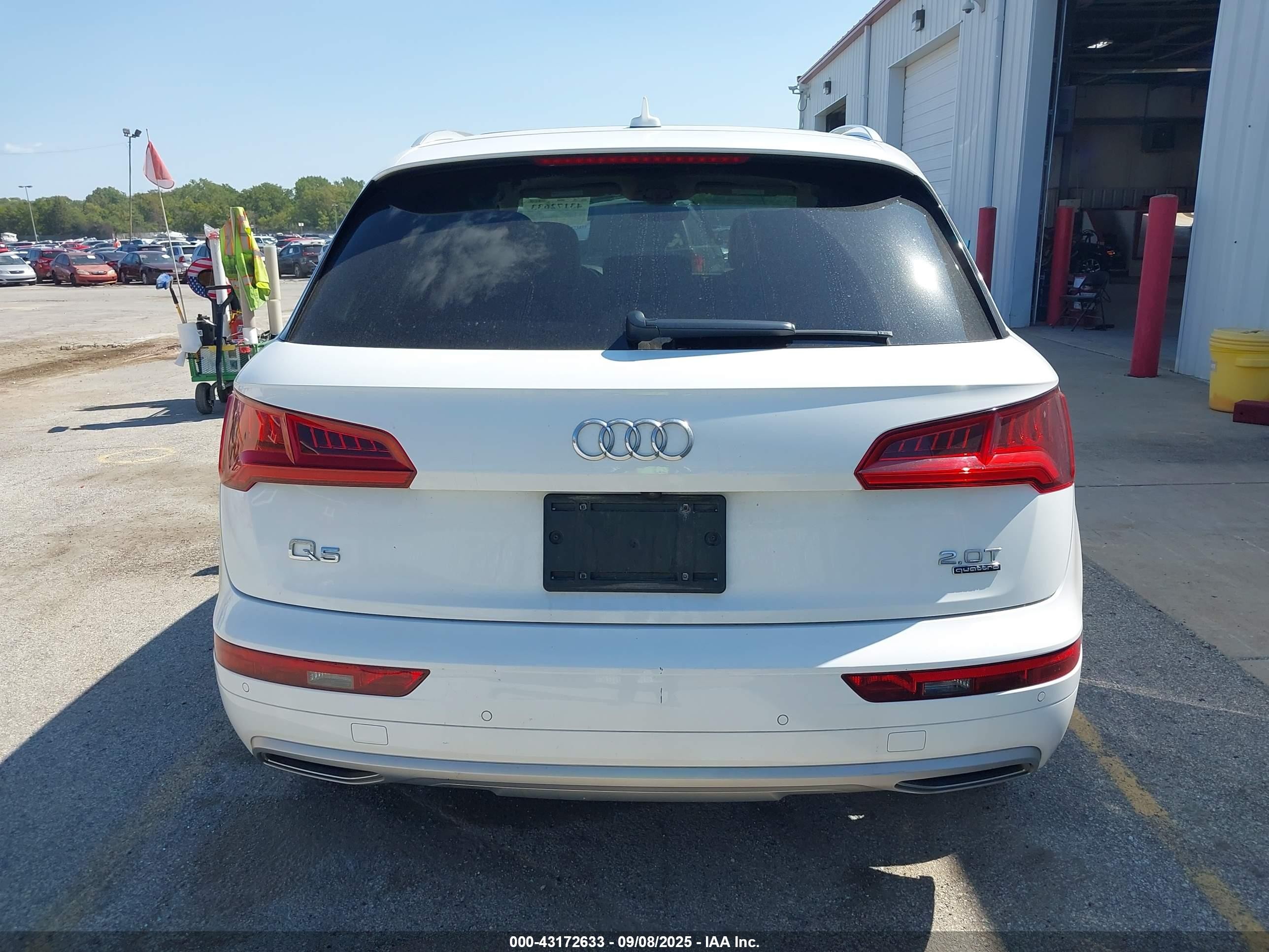 2018 Audi Q5 2.0t Premium/2.0t Tech Premium Белый vin: WA1BNAFY9J2012080