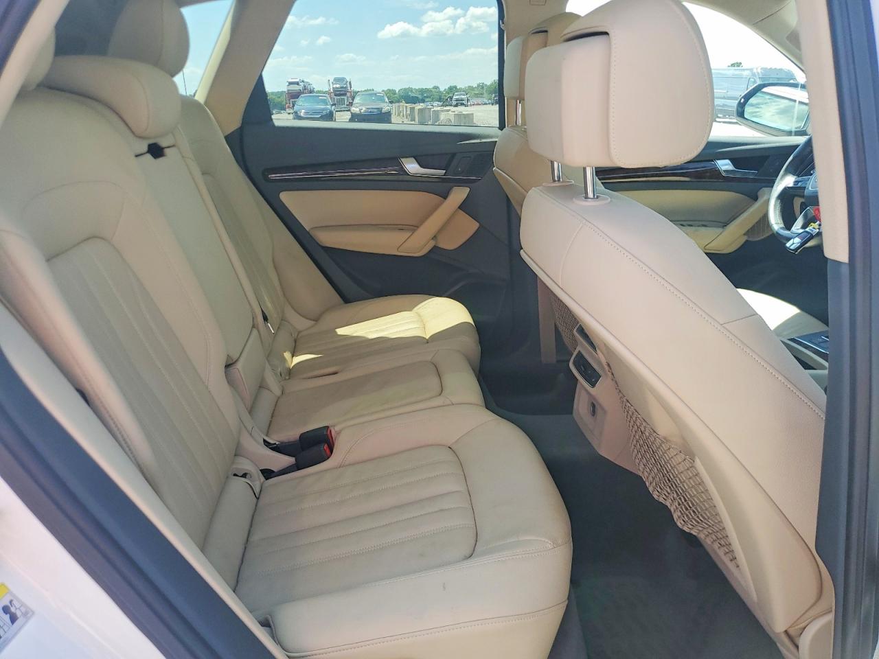 2018 Audi Q5 Premium Plus Белый vin: WA1BNAFYXJ2005719