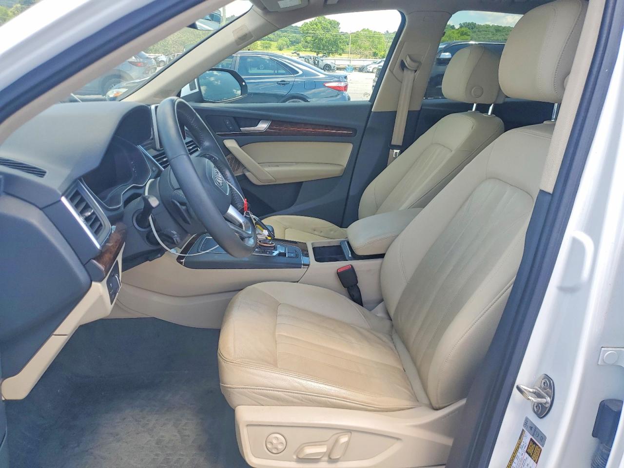 2018 Audi Q5 Premium Plus Белый vin: WA1BNAFYXJ2005719