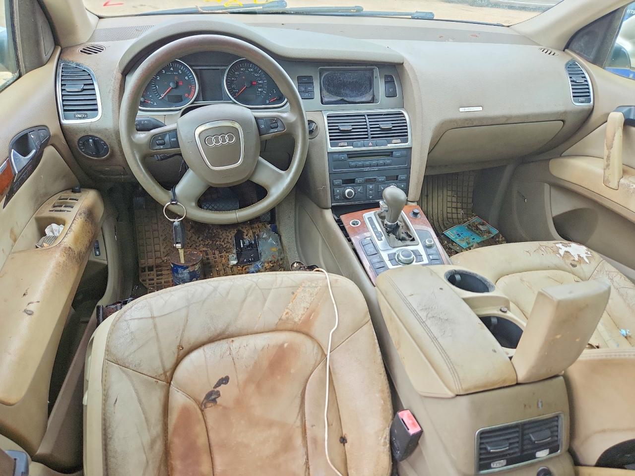 2007 Audi Q7 4.2 Quattro Premium Beige vin: WA1BV74L07D072241