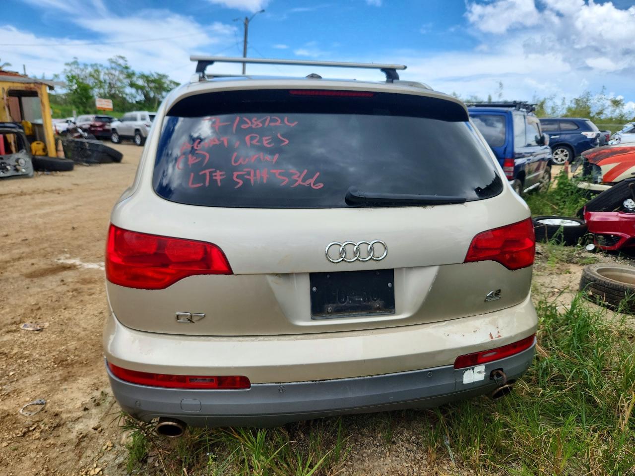 2007 Audi Q7 4.2 Quattro Premium Beige vin: WA1BV74L07D072241