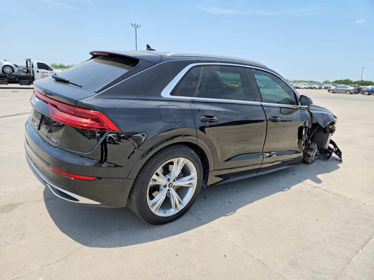 2023 Audi Q8 Premium Plus Черный vin: WA1BVBF17PD008552