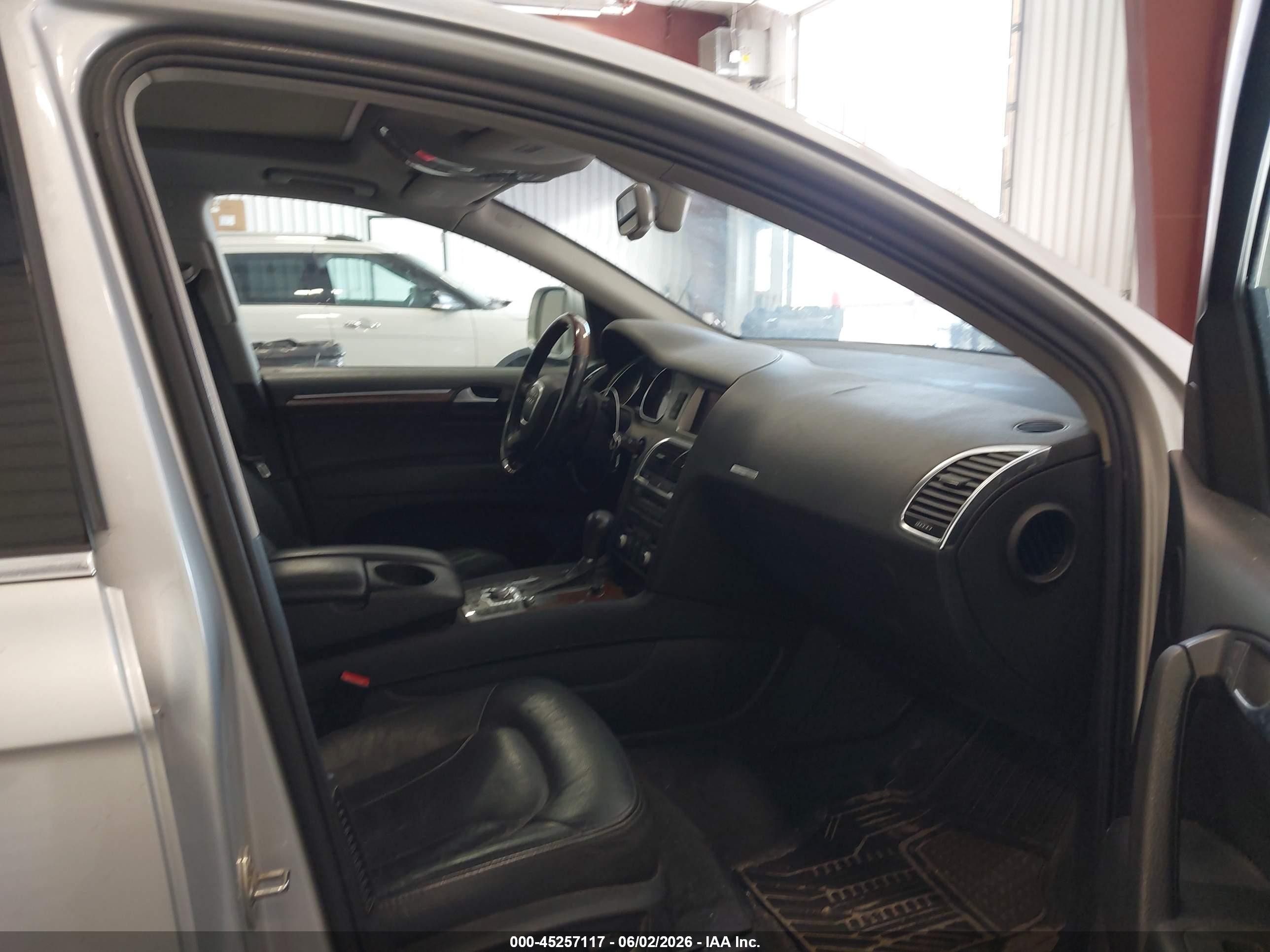 2008 Audi Q7 3.6 Premium Silver vin: WA1BY74L58D020502