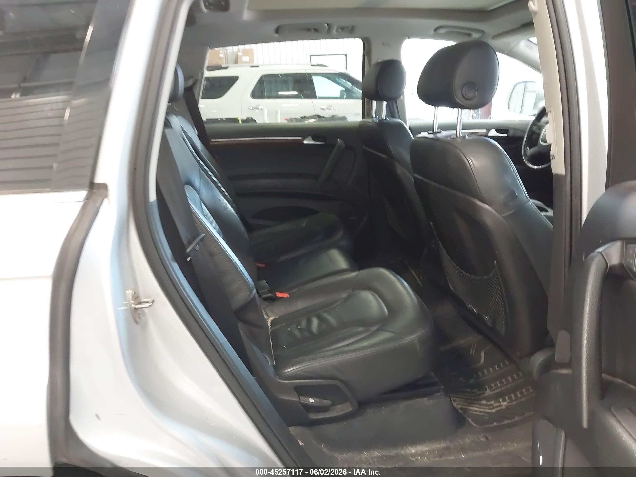 2008 Audi Q7 3.6 Premium Silver vin: WA1BY74L58D020502