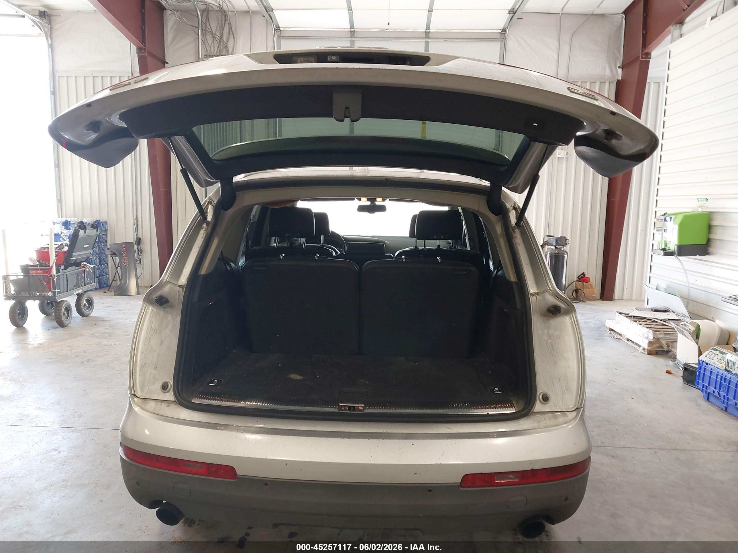 2008 Audi Q7 3.6 Premium Silver vin: WA1BY74L58D020502