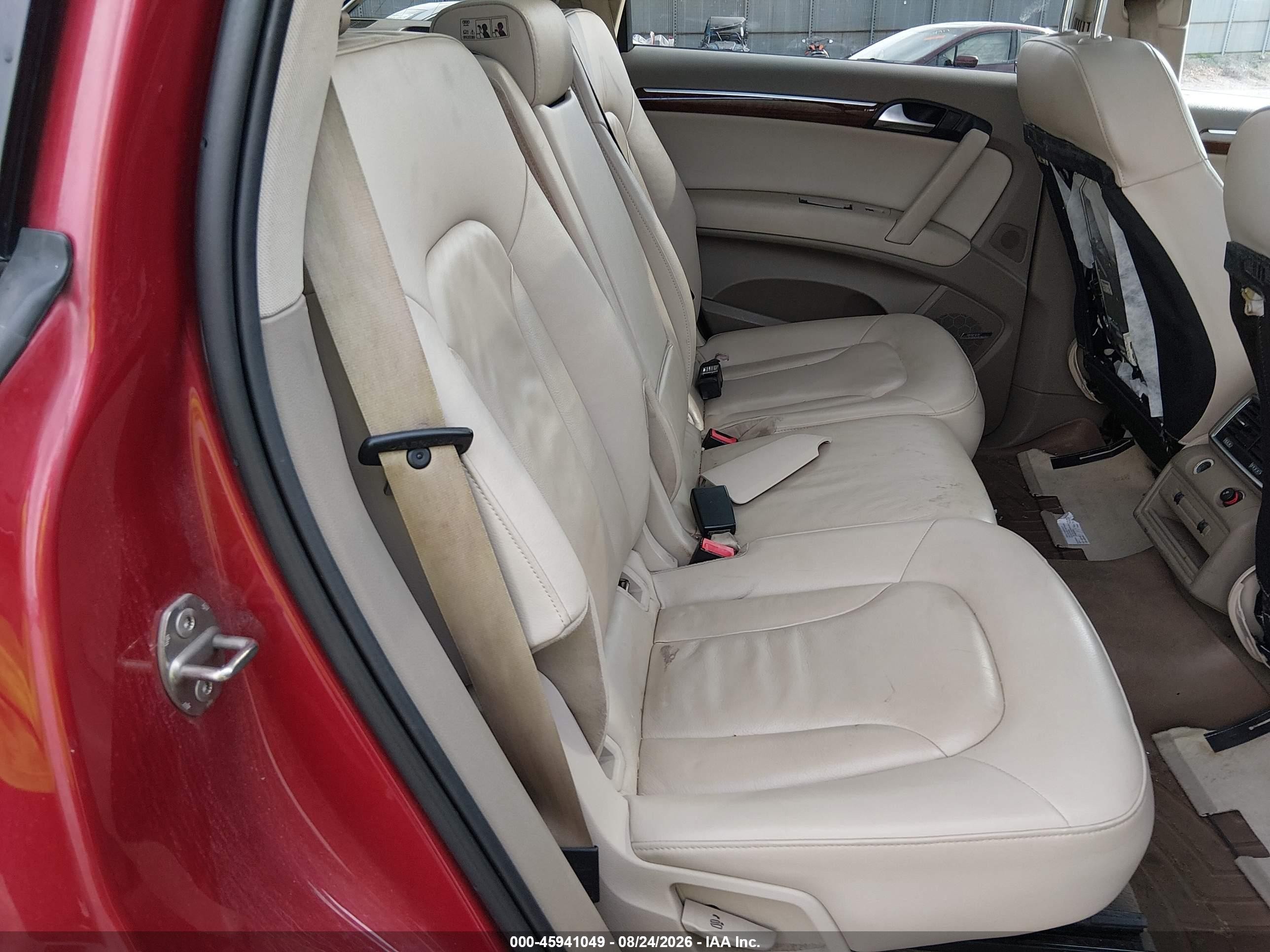 2008 Audi Q7 3.6 Premium Red vin: WA1BY74LX8D045279