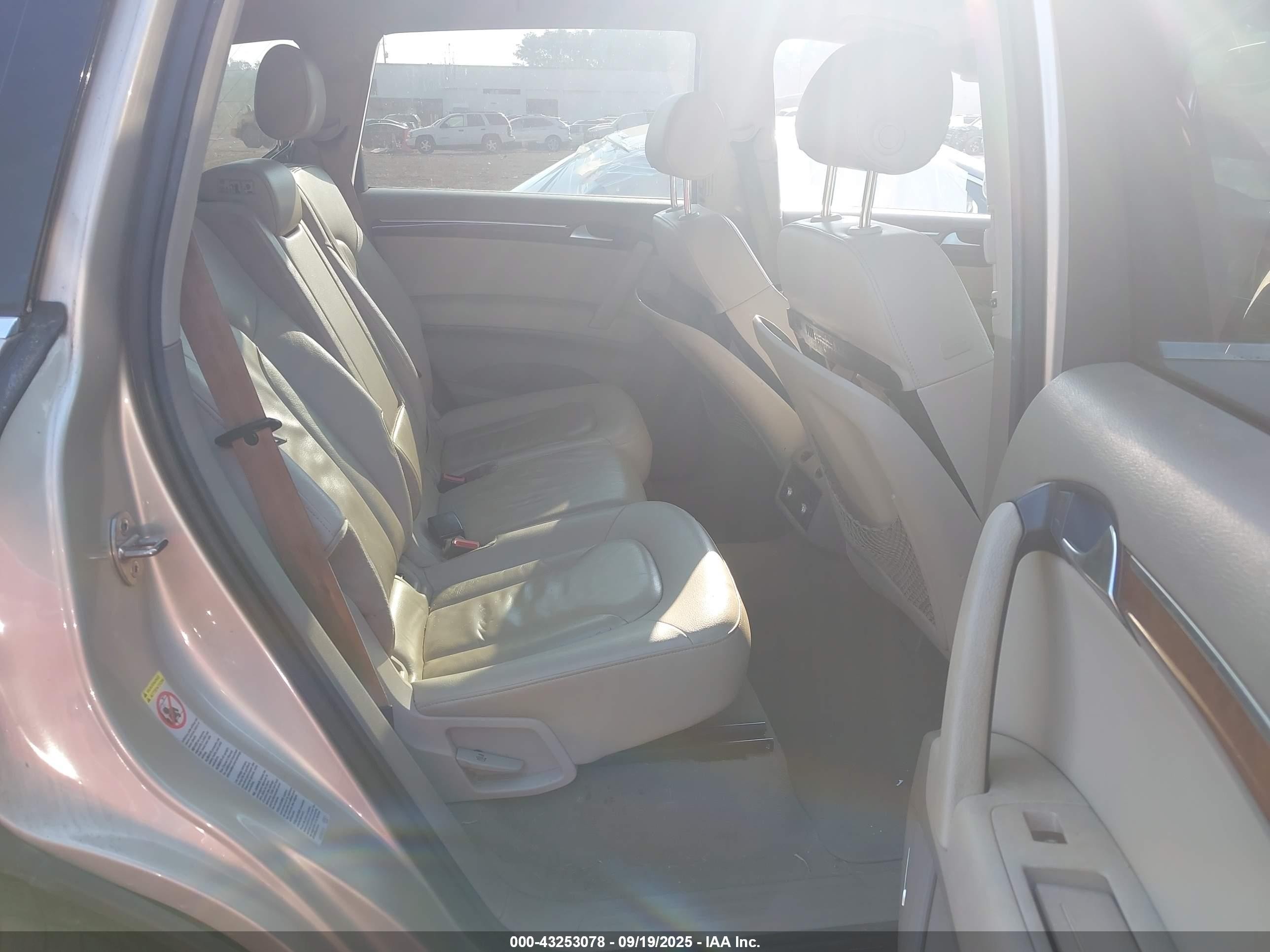 2008 Audi Q7 3.6 Premium Silver vin: WA1BY94LX8D001049