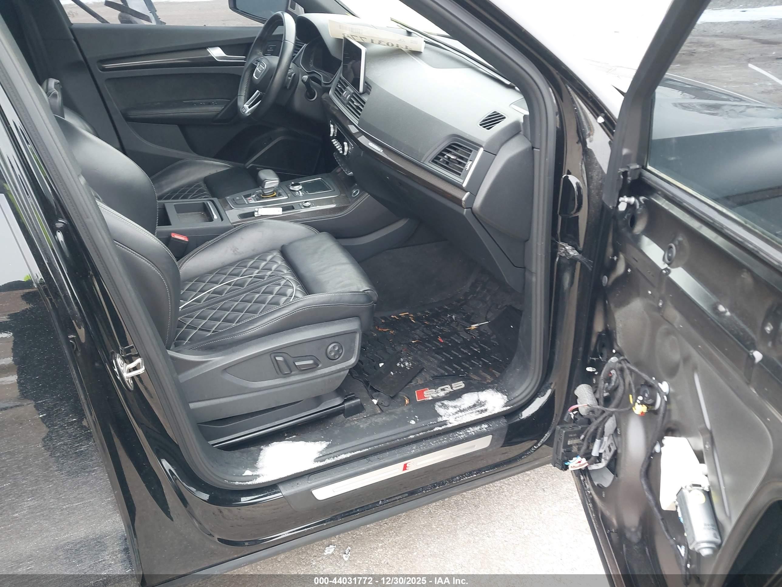 2018 Audi Sq5 3.0t Premium Plus Черный vin: WA1C4AFY5J2183058
