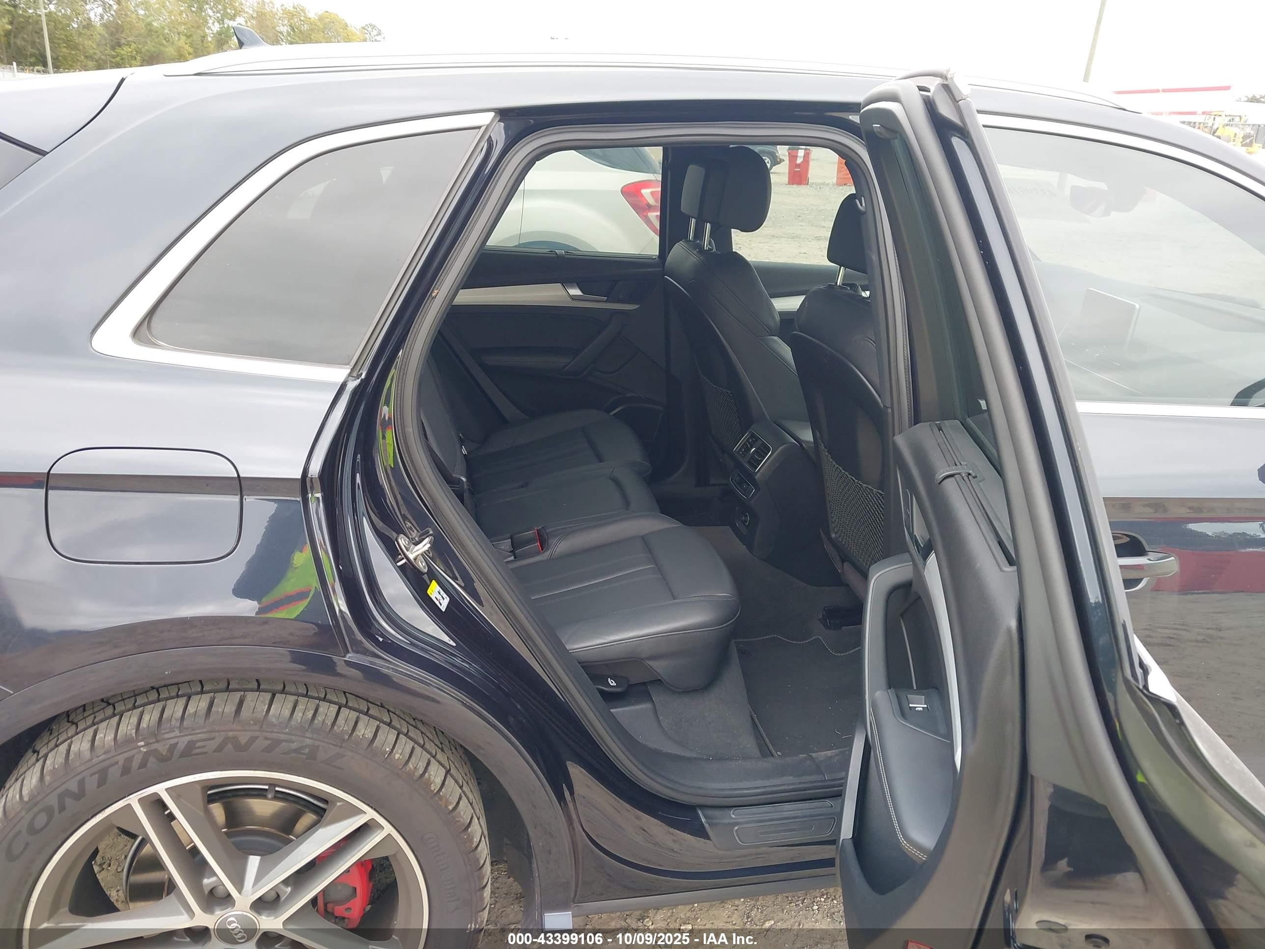 2018 Audi Sq5 3.0t Premium Plus Navy vin: WA1C4AFY7J2030049