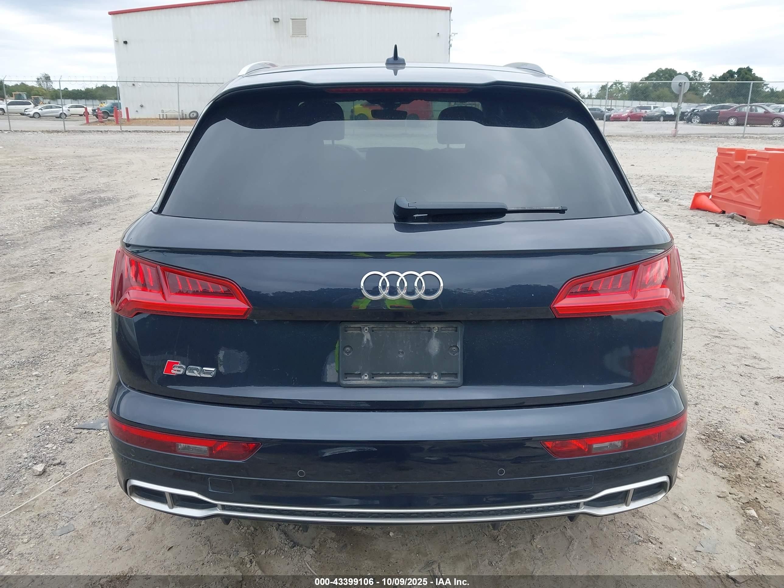 2018 Audi Sq5 3.0t Premium Plus Navy vin: WA1C4AFY7J2030049