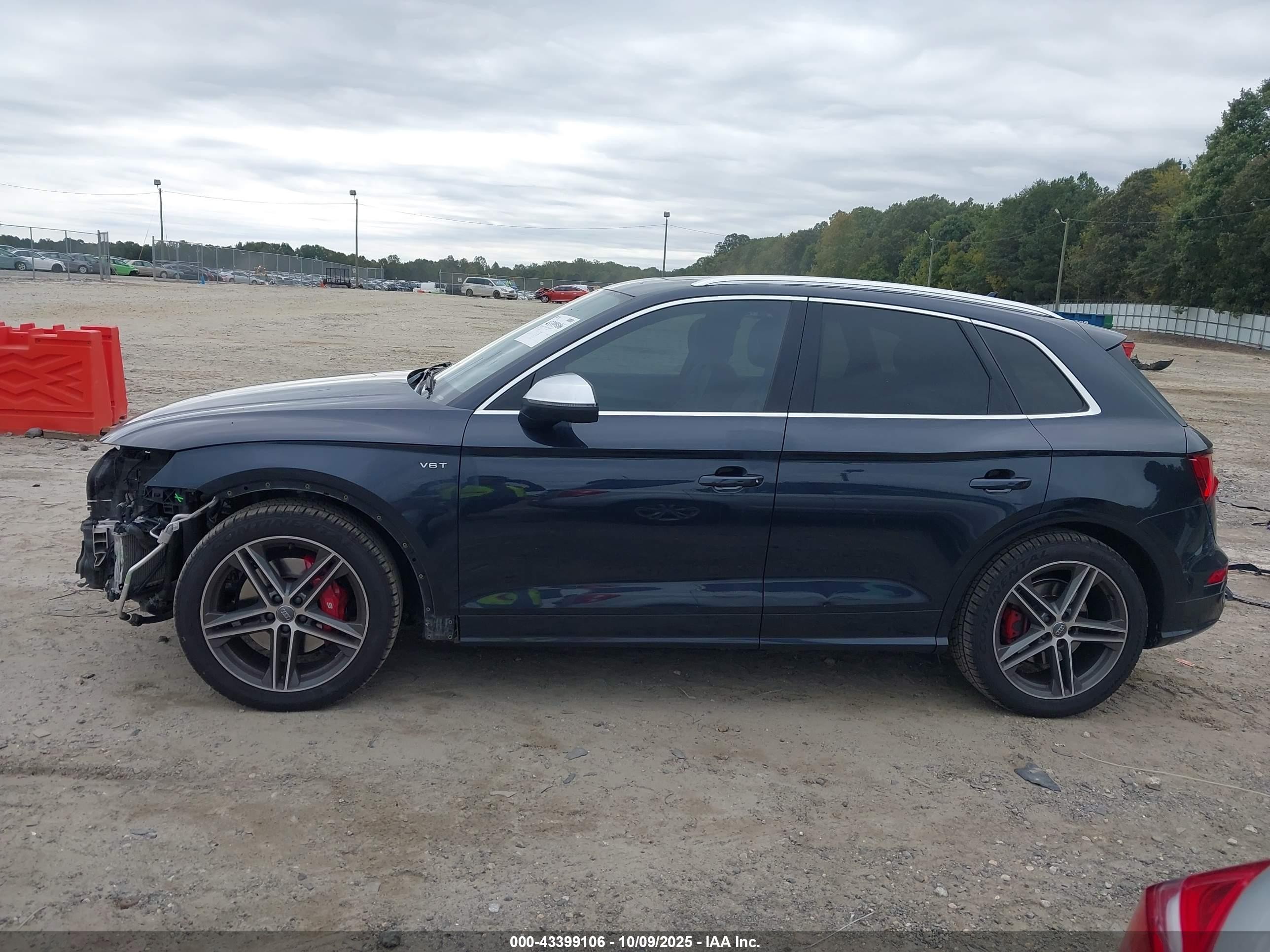 2018 Audi Sq5 3.0t Premium Plus Navy vin: WA1C4AFY7J2030049