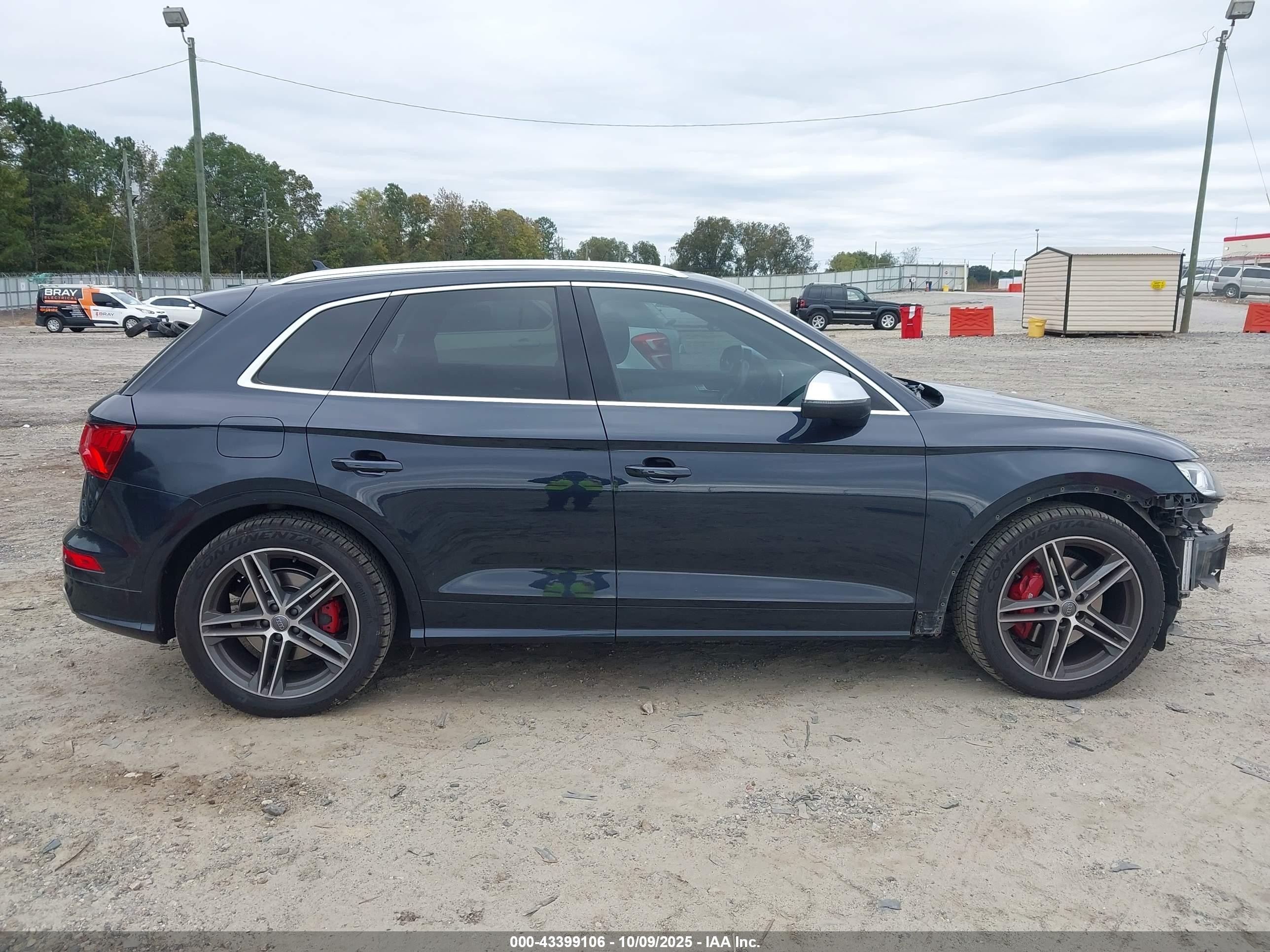 2018 Audi Sq5 3.0t Premium Plus Navy vin: WA1C4AFY7J2030049