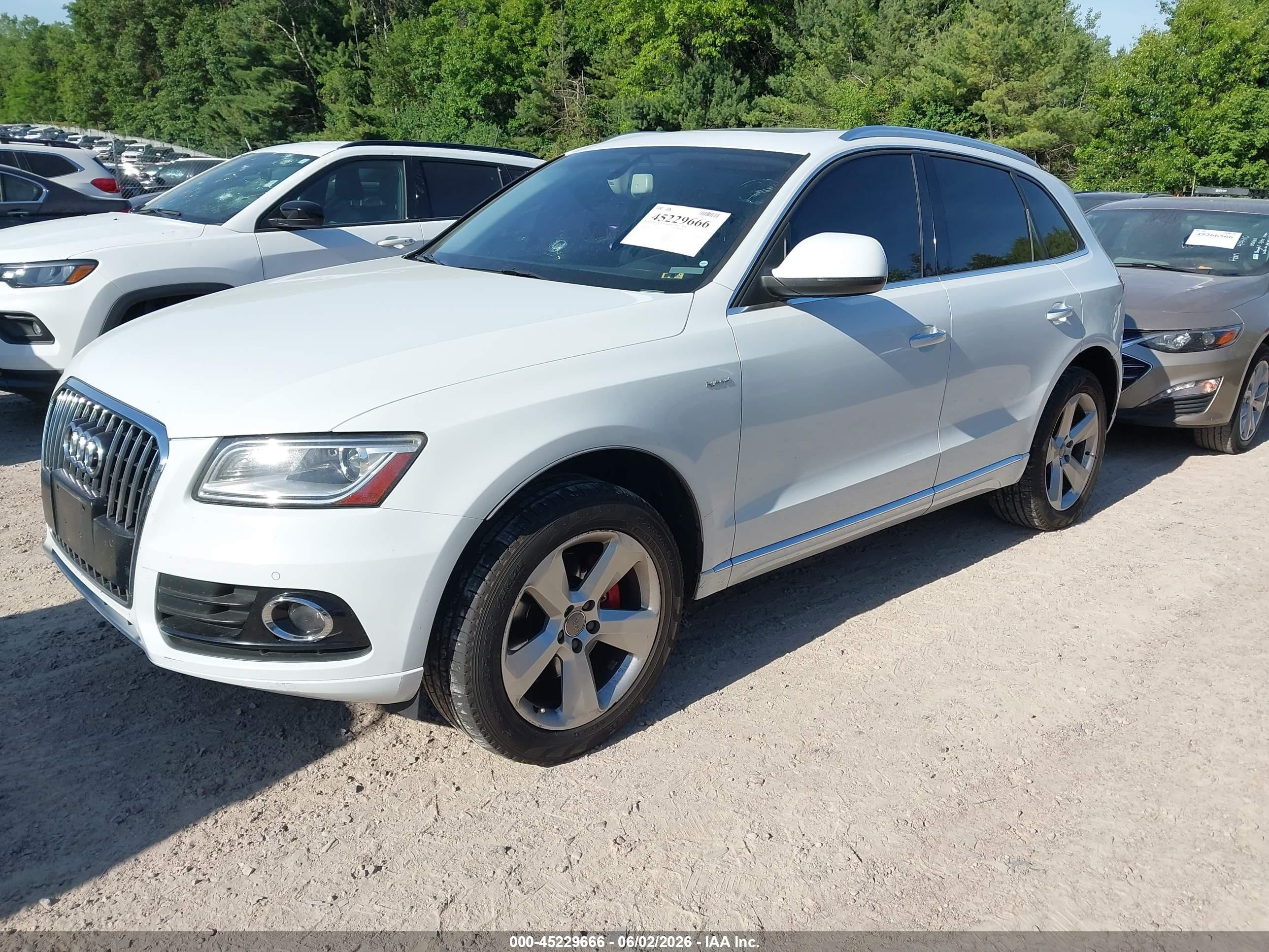 2015 Audi Q5 Hybrid 2.0t Prestige Белый vin: WA1C8AFP1FA023879