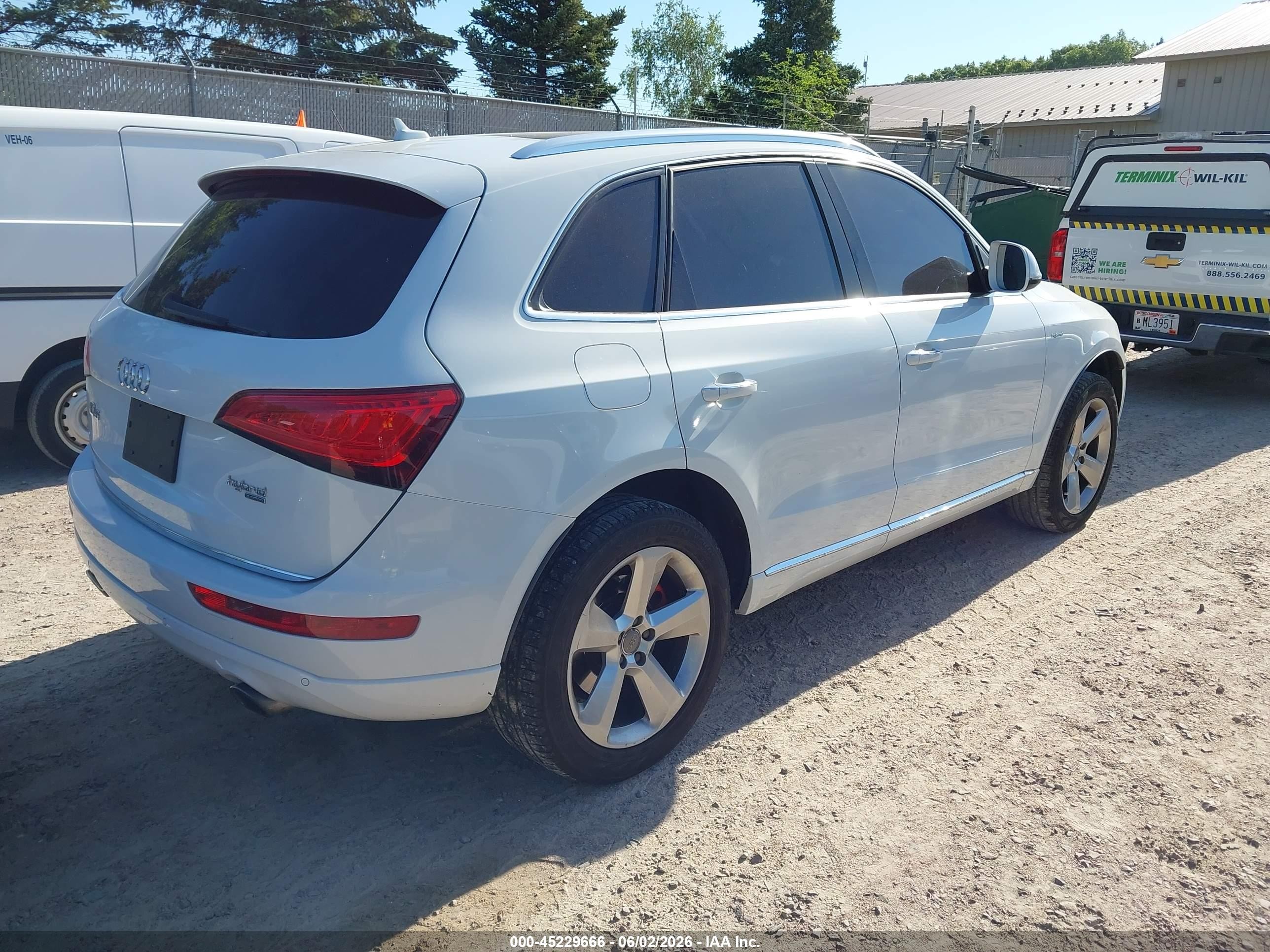 2015 Audi Q5 Hybrid 2.0t Prestige Белый vin: WA1C8AFP1FA023879