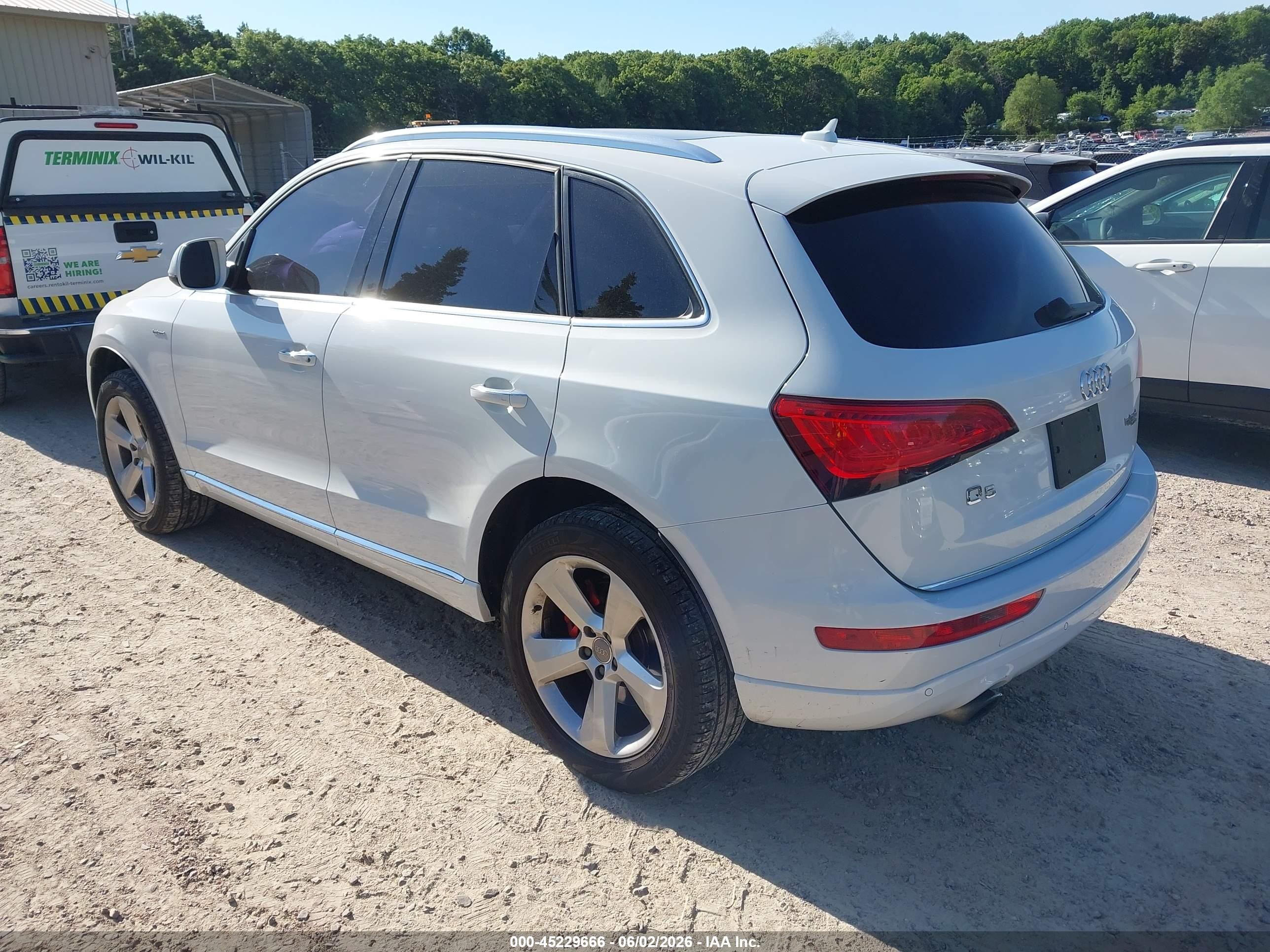2015 Audi Q5 Hybrid 2.0t Prestige Белый vin: WA1C8AFP1FA023879