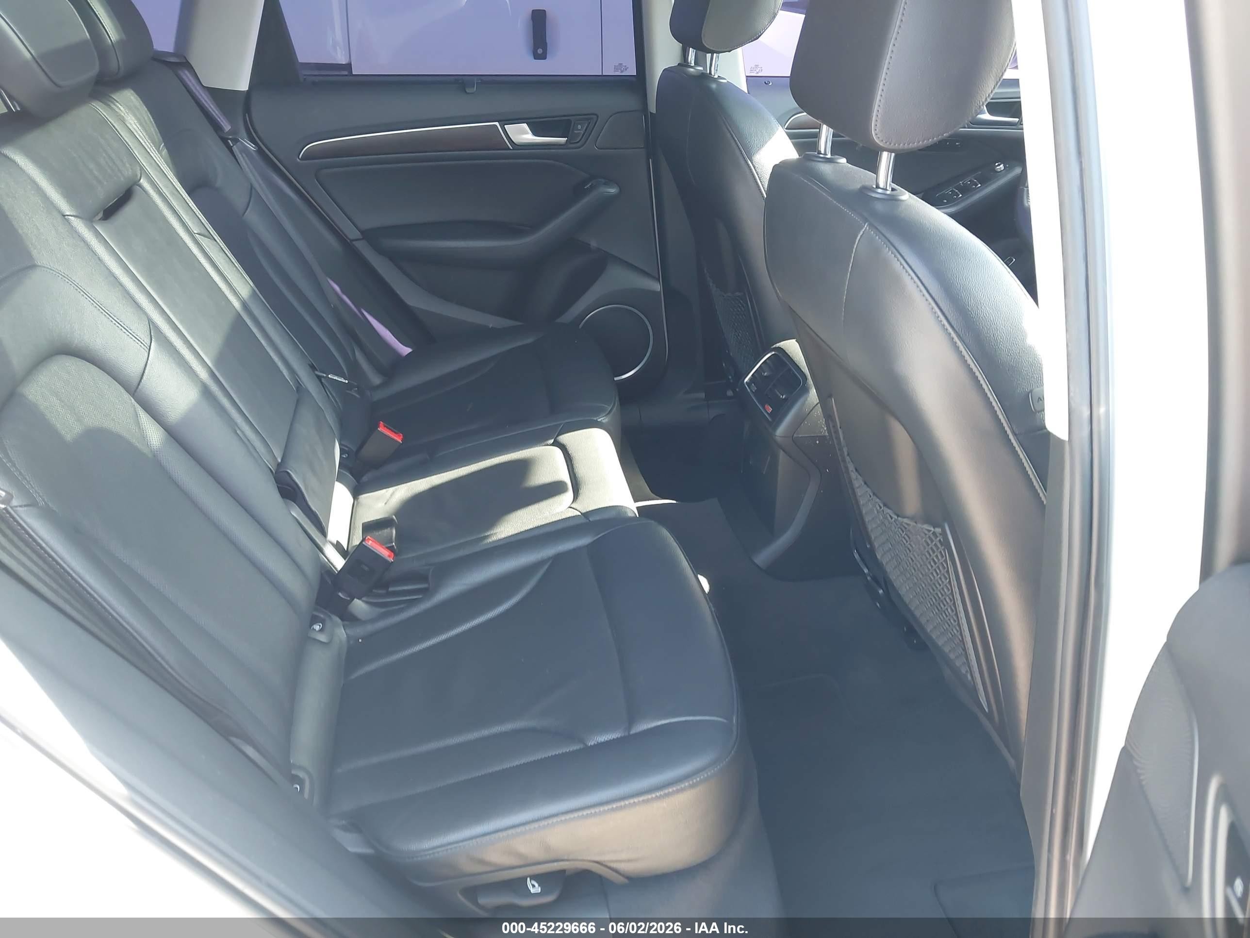 2015 Audi Q5 Hybrid 2.0t Prestige Белый vin: WA1C8AFP1FA023879