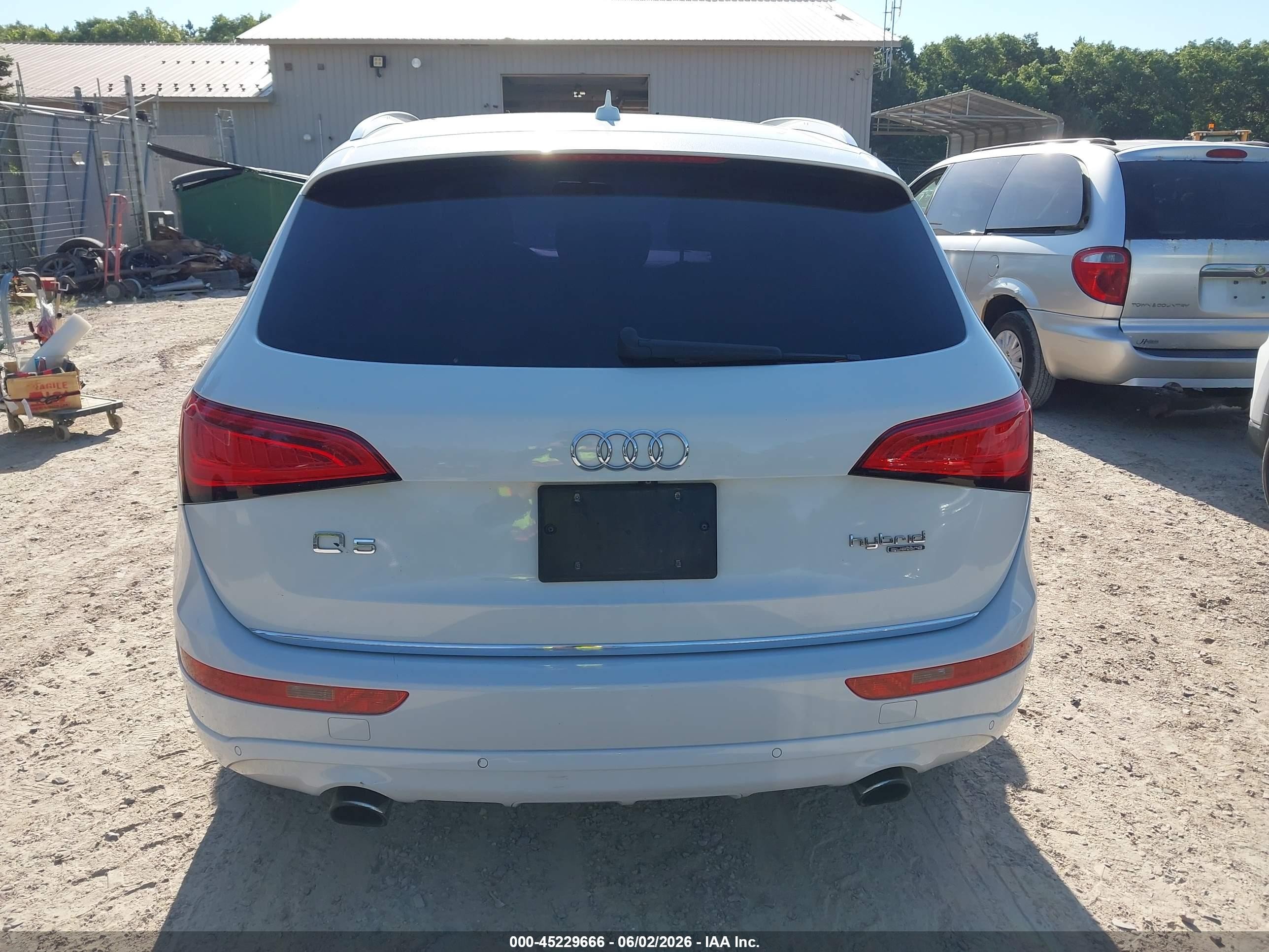 2015 Audi Q5 Hybrid 2.0t Prestige Белый vin: WA1C8AFP1FA023879