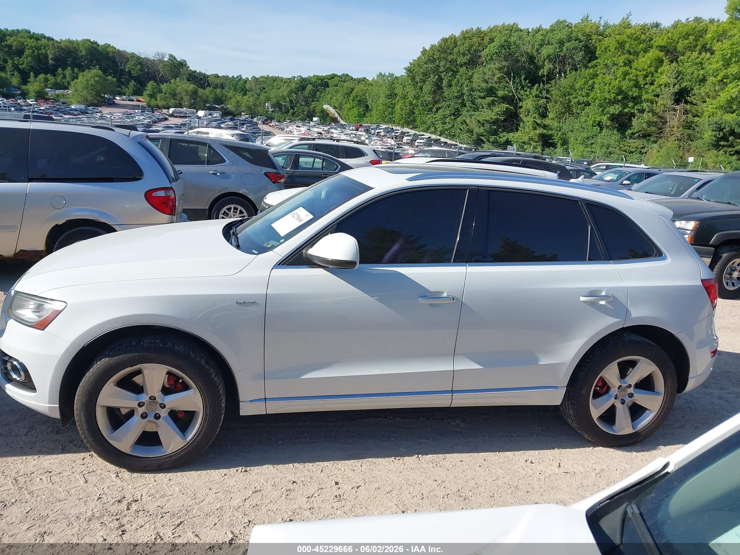 2015 Audi Q5 Hybrid 2.0t Prestige Белый vin: WA1C8AFP1FA023879