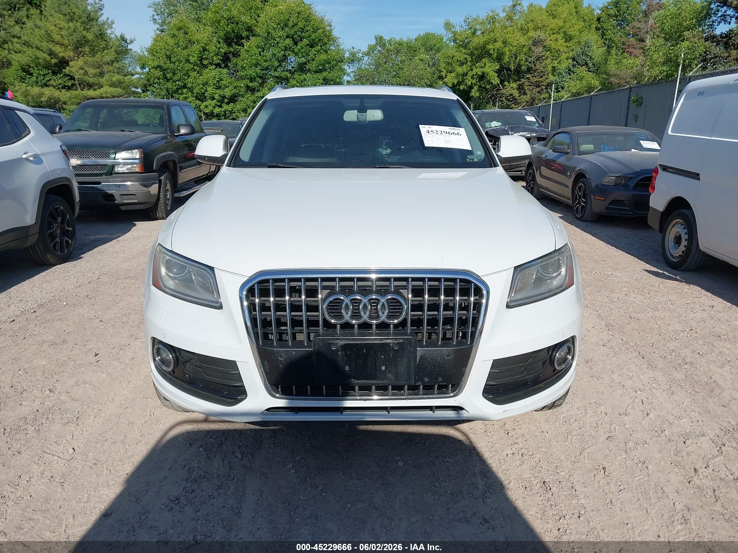2015 Audi Q5 Hybrid 2.0t Prestige Белый vin: WA1C8AFP1FA023879