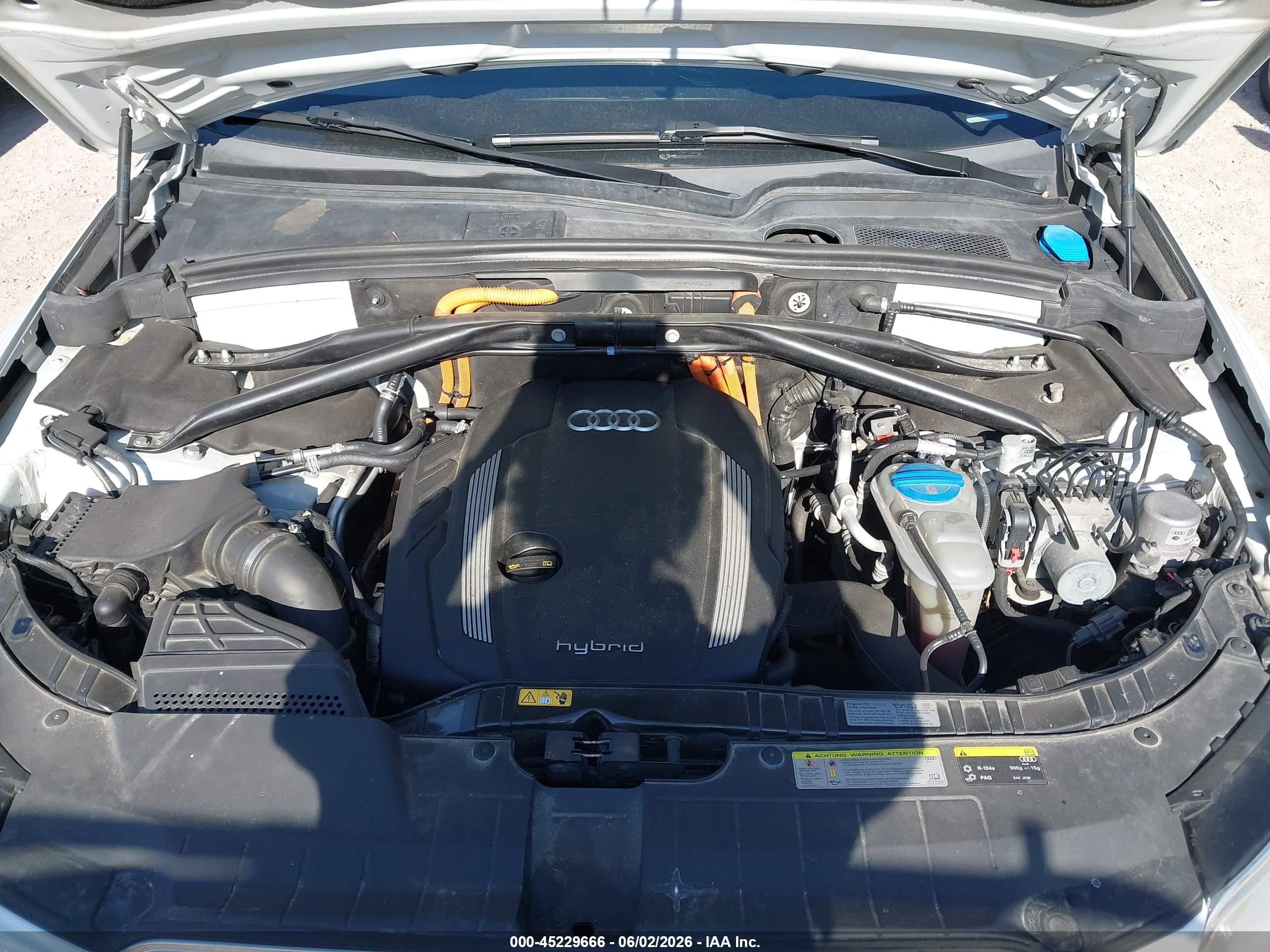 2015 Audi Q5 Hybrid 2.0t Prestige Белый vin: WA1C8AFP1FA023879