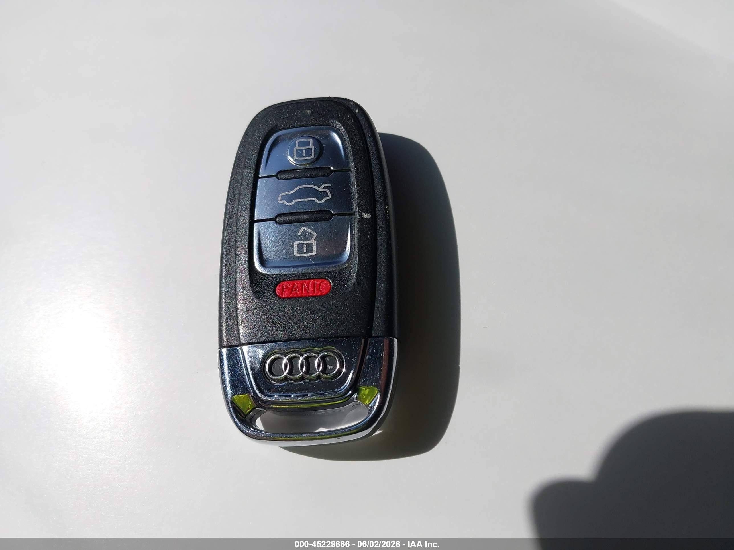 2015 Audi Q5 Hybrid 2.0t Prestige Белый vin: WA1C8AFP1FA023879