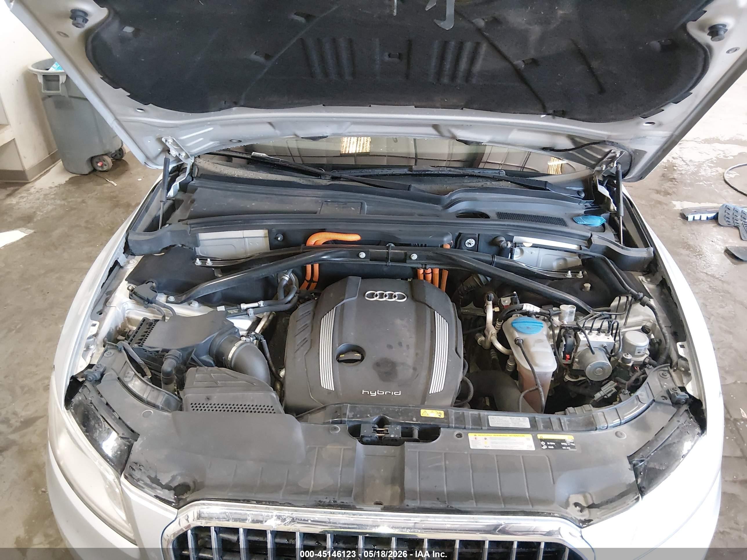2014 Audi Q5 Hybrid 2.0t Prestige Silver vin: WA1C8AFP9EA029329