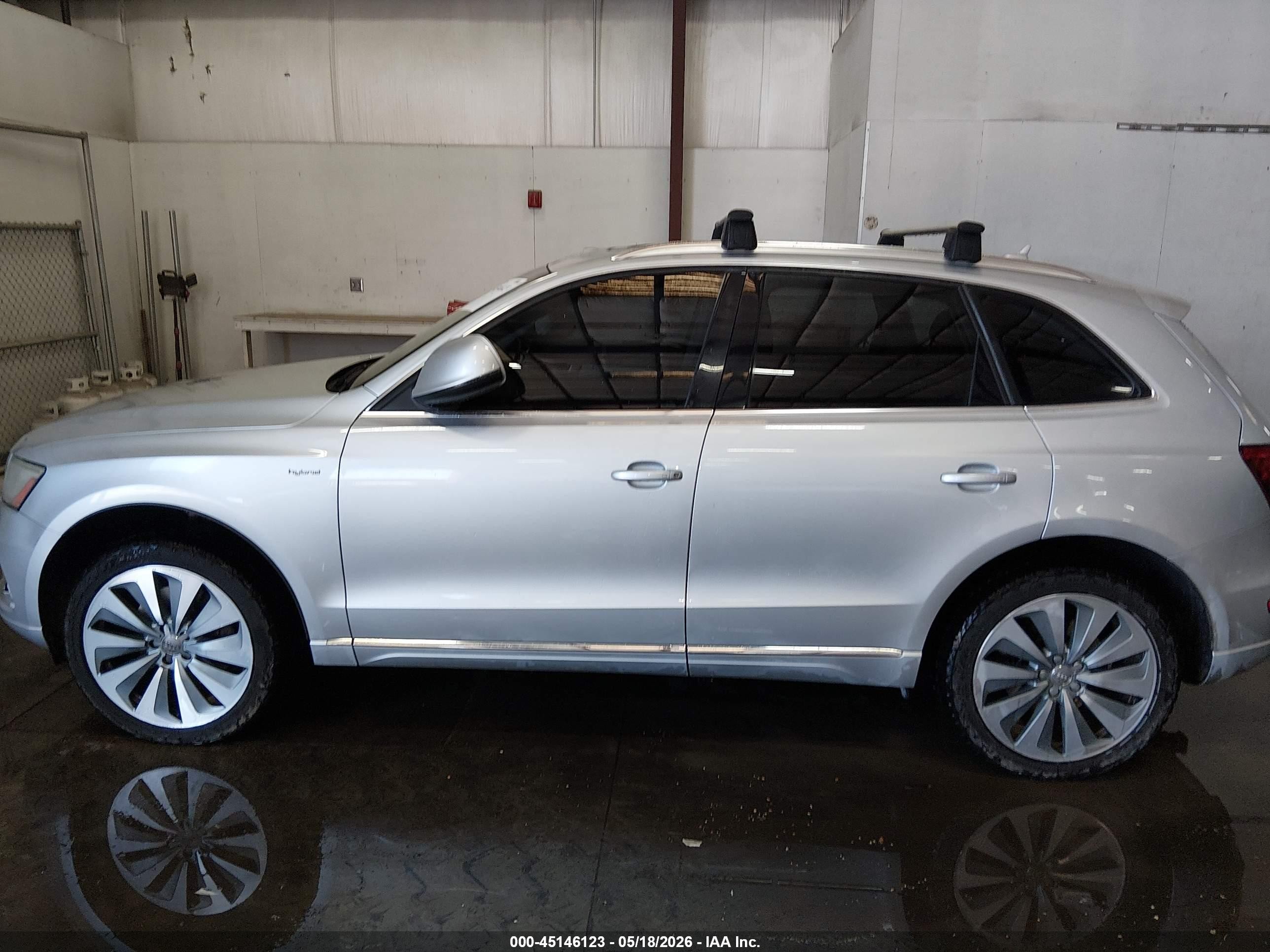 2014 Audi Q5 Hybrid 2.0t Prestige Silver vin: WA1C8AFP9EA029329