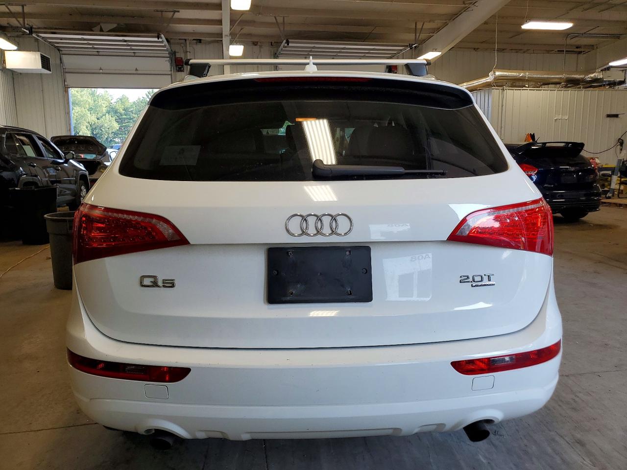 2011 Audi Q5 Premium Белый vin: WA1CFAFP0BA039071