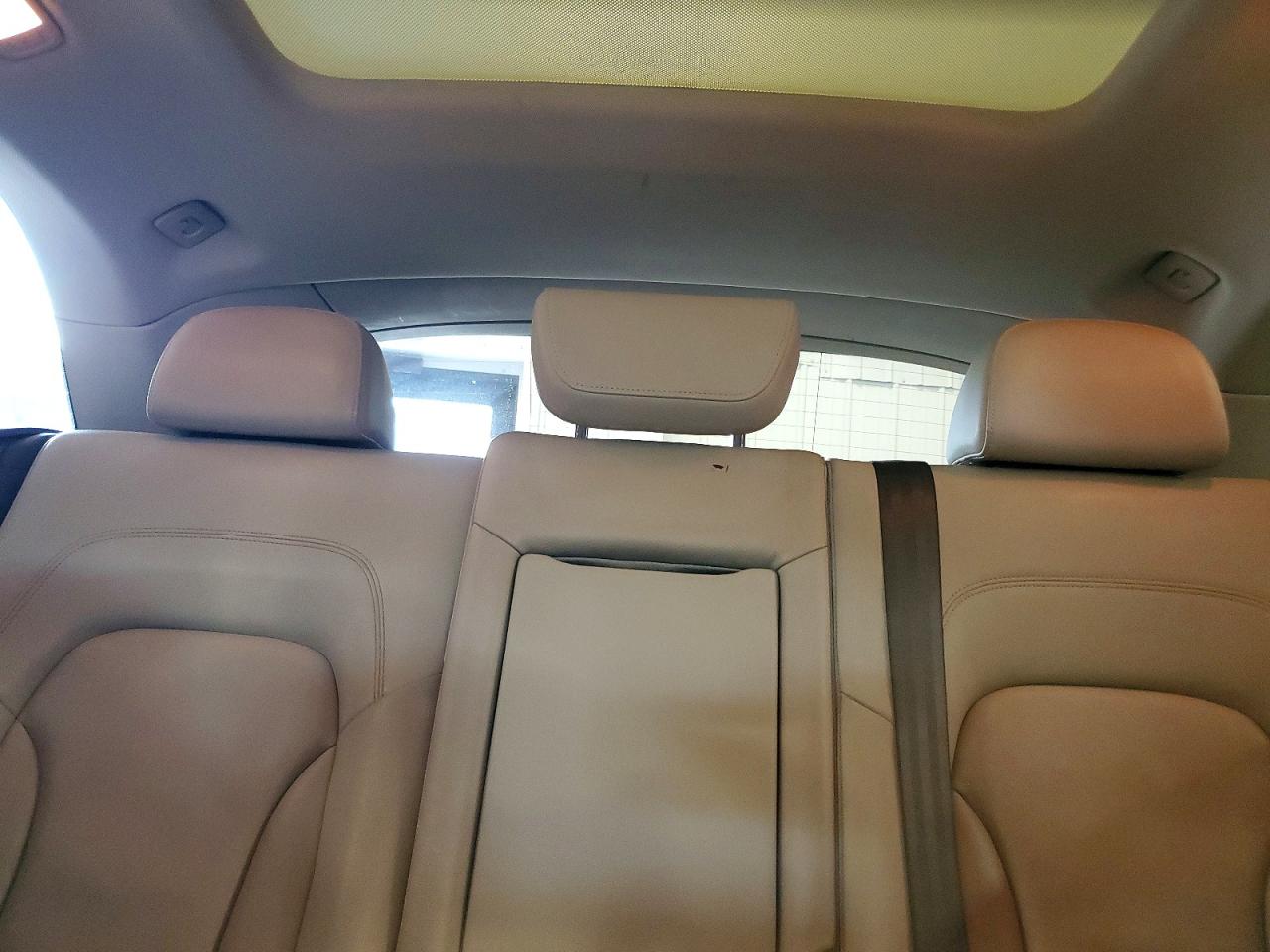 2011 Audi Q5 Premium Белый vin: WA1CFAFP0BA039071