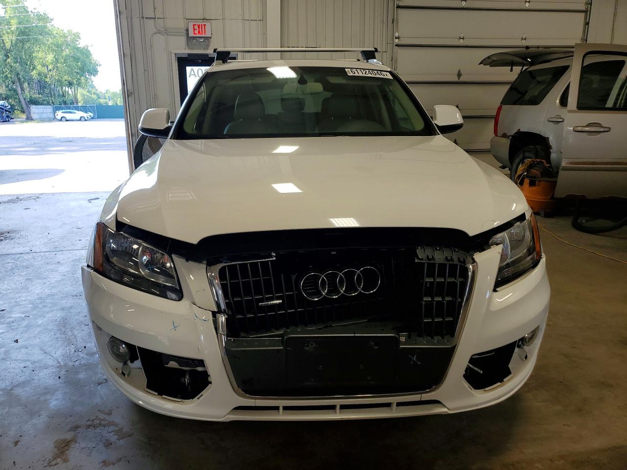 2011 Audi Q5 Premium Белый vin: WA1CFAFP0BA039071