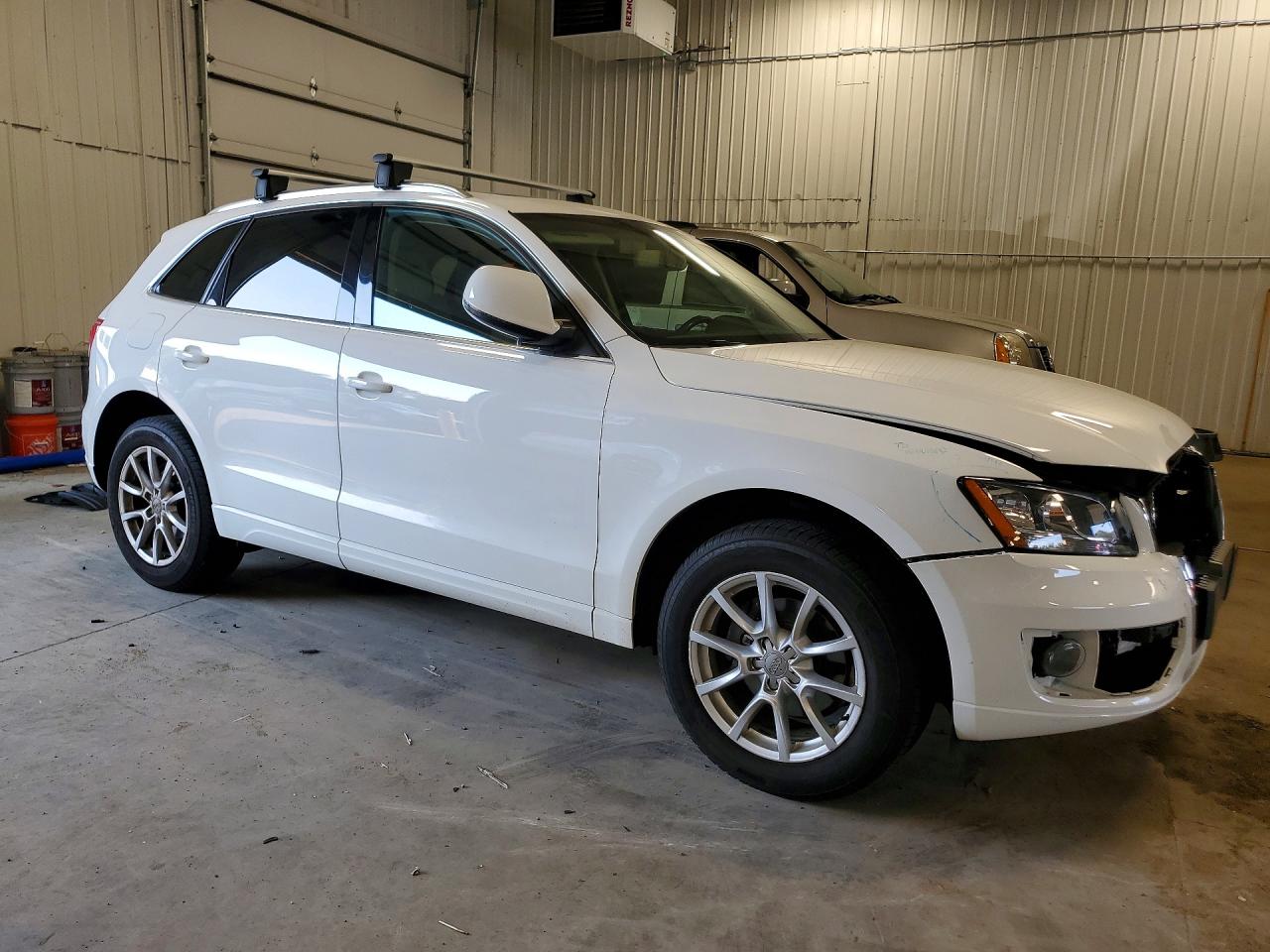 2011 Audi Q5 Premium Белый vin: WA1CFAFP0BA039071