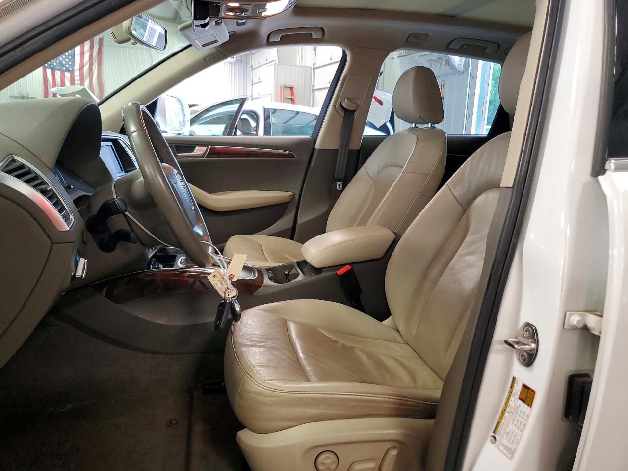 2011 Audi Q5 Premium Белый vin: WA1CFAFP0BA039071