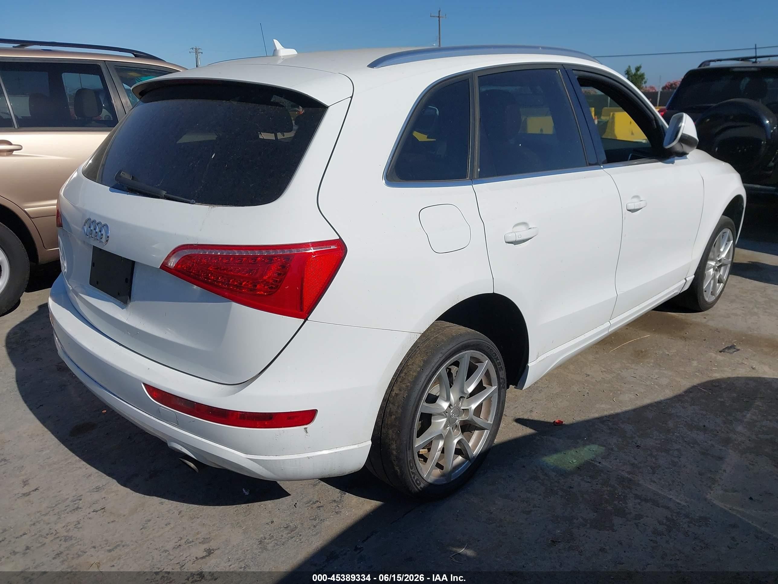 2011 Audi Q5 2.0t Premium White vin: WA1CFAFP1BA006502