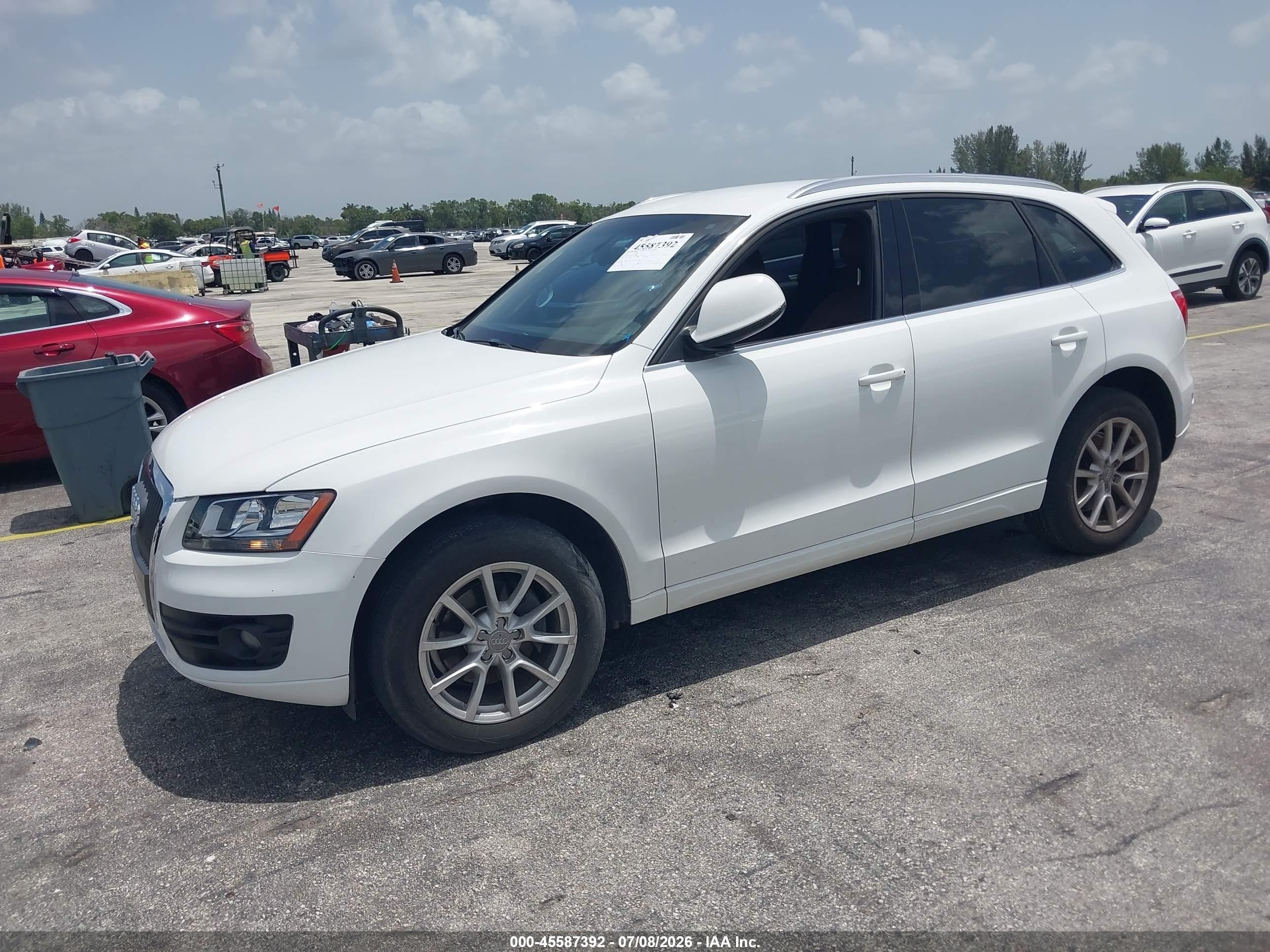 2012 Audi Q5 2.0t Premium White vin: WA1CFAFP1CA138628