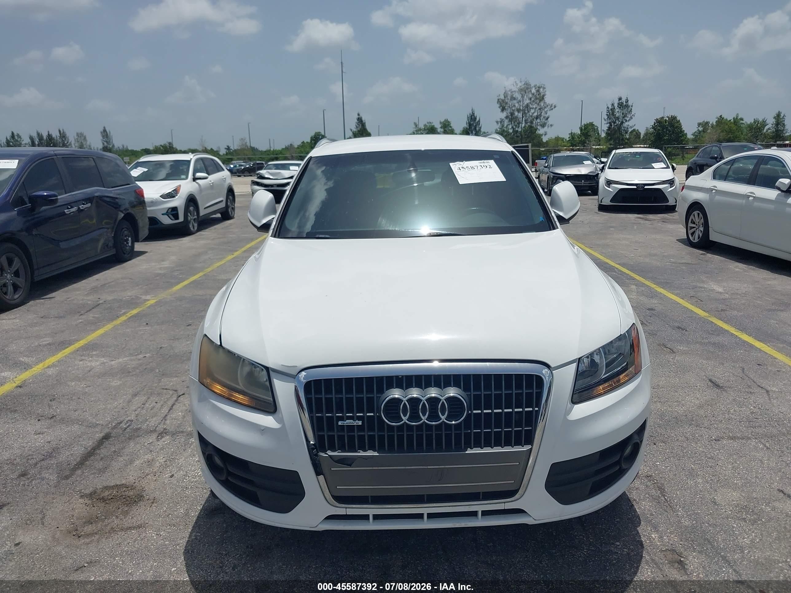 2012 Audi Q5 2.0t Premium White vin: WA1CFAFP1CA138628