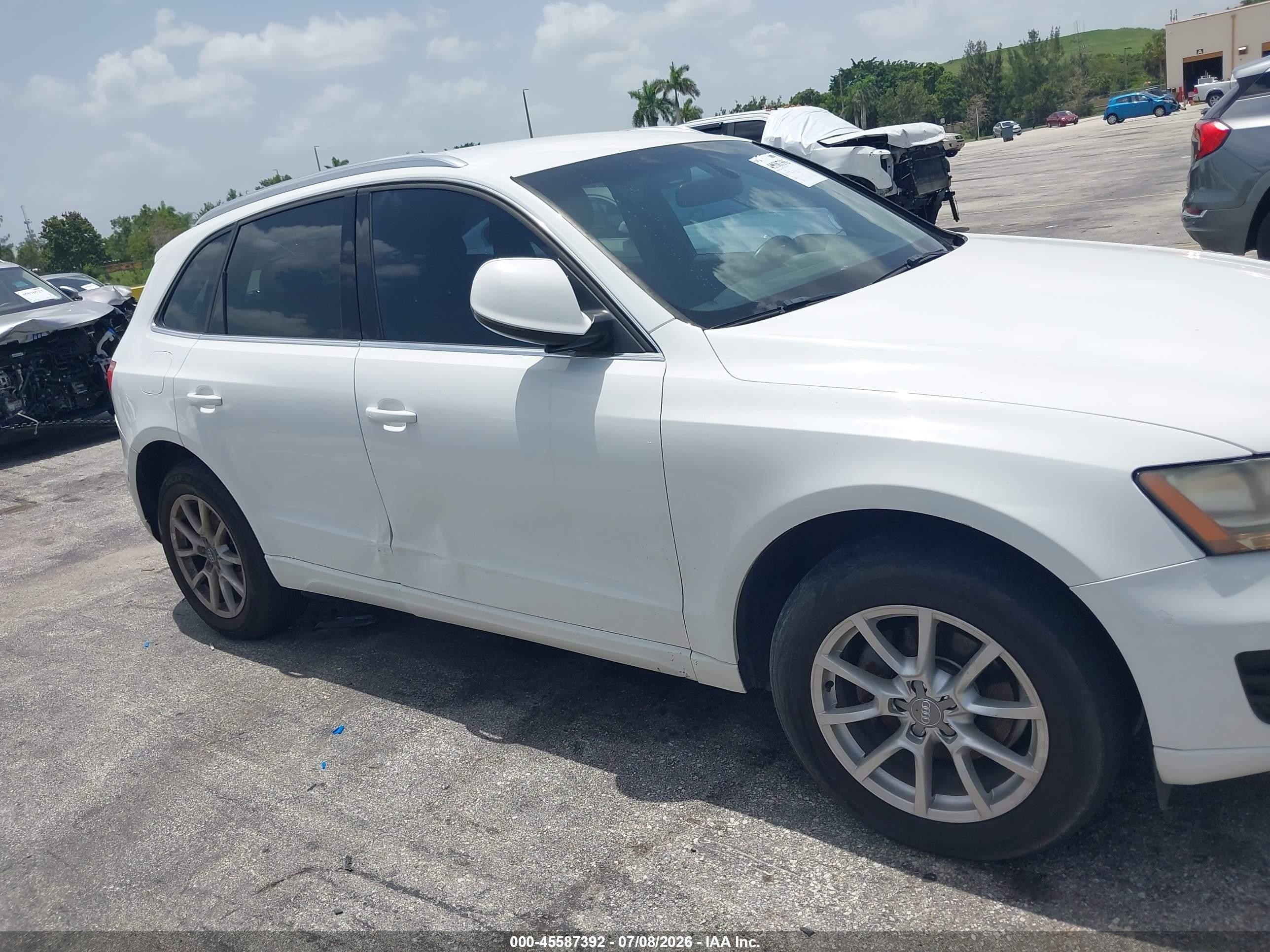2012 Audi Q5 2.0t Premium White vin: WA1CFAFP1CA138628