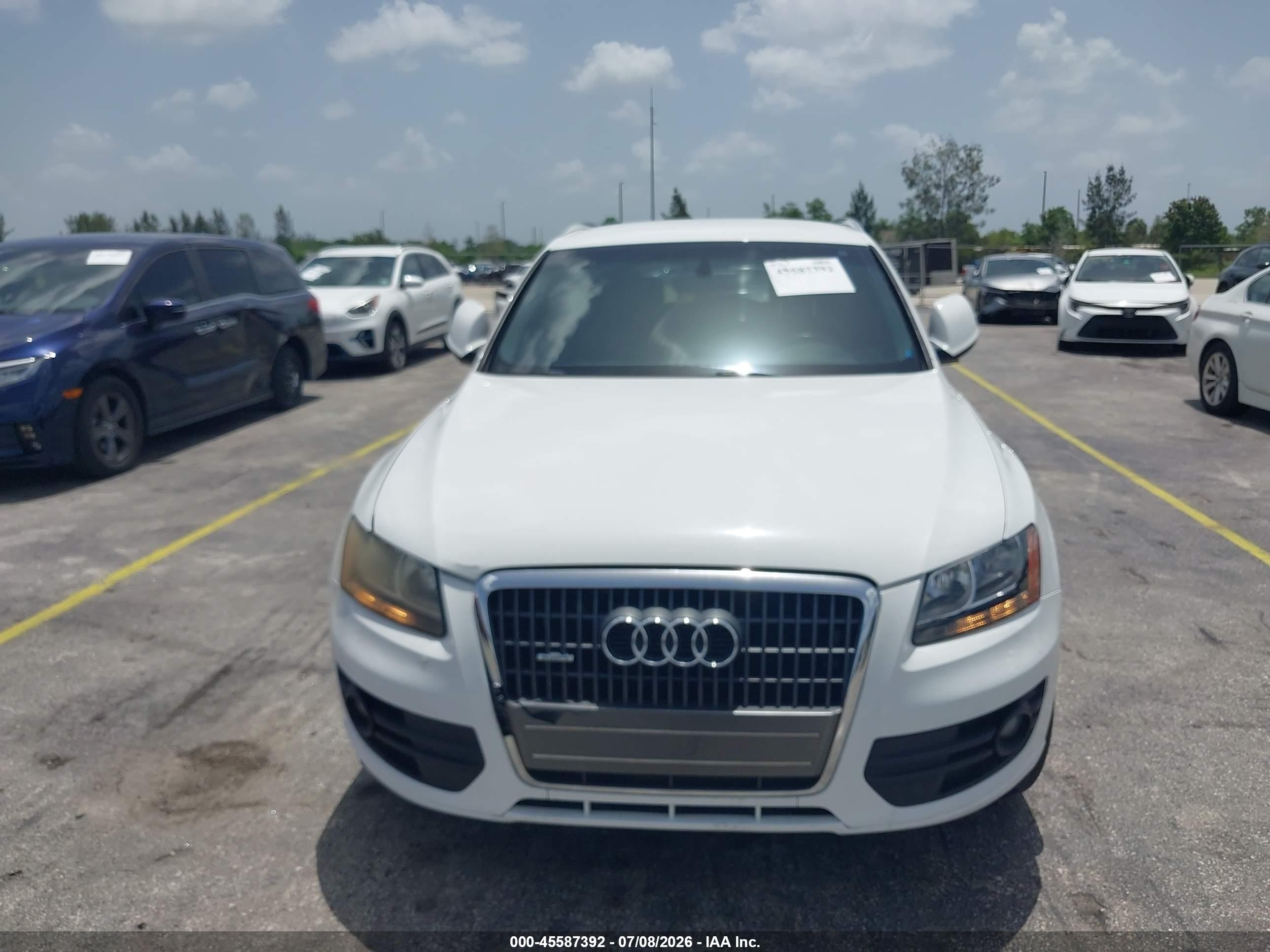 2012 Audi Q5 2.0t Premium White vin: WA1CFAFP1CA138628
