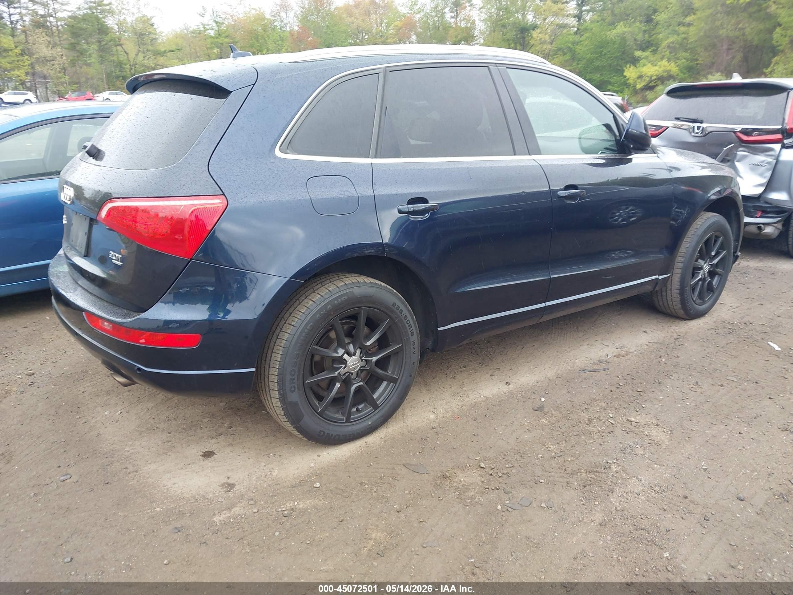 2011 Audi Q5 2.0t Premium Dark Blue vin: WA1CFAFP2BA048032