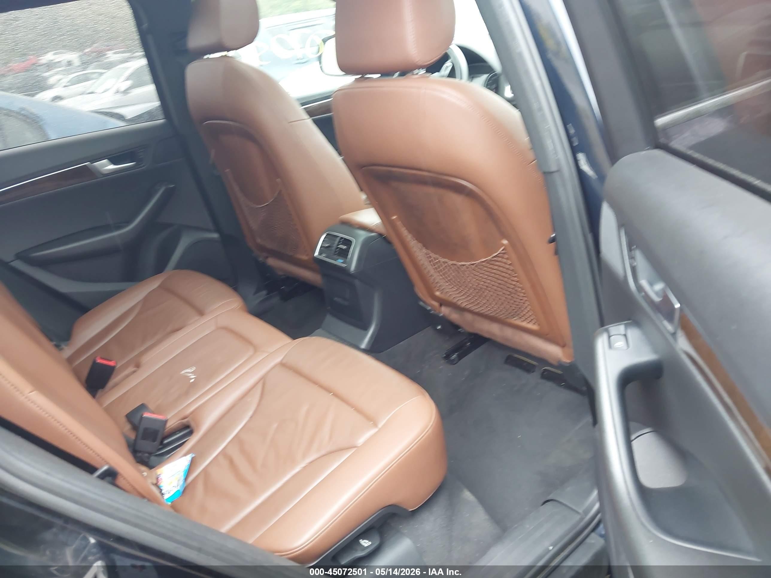 2011 Audi Q5 2.0t Premium Dark Blue vin: WA1CFAFP2BA048032