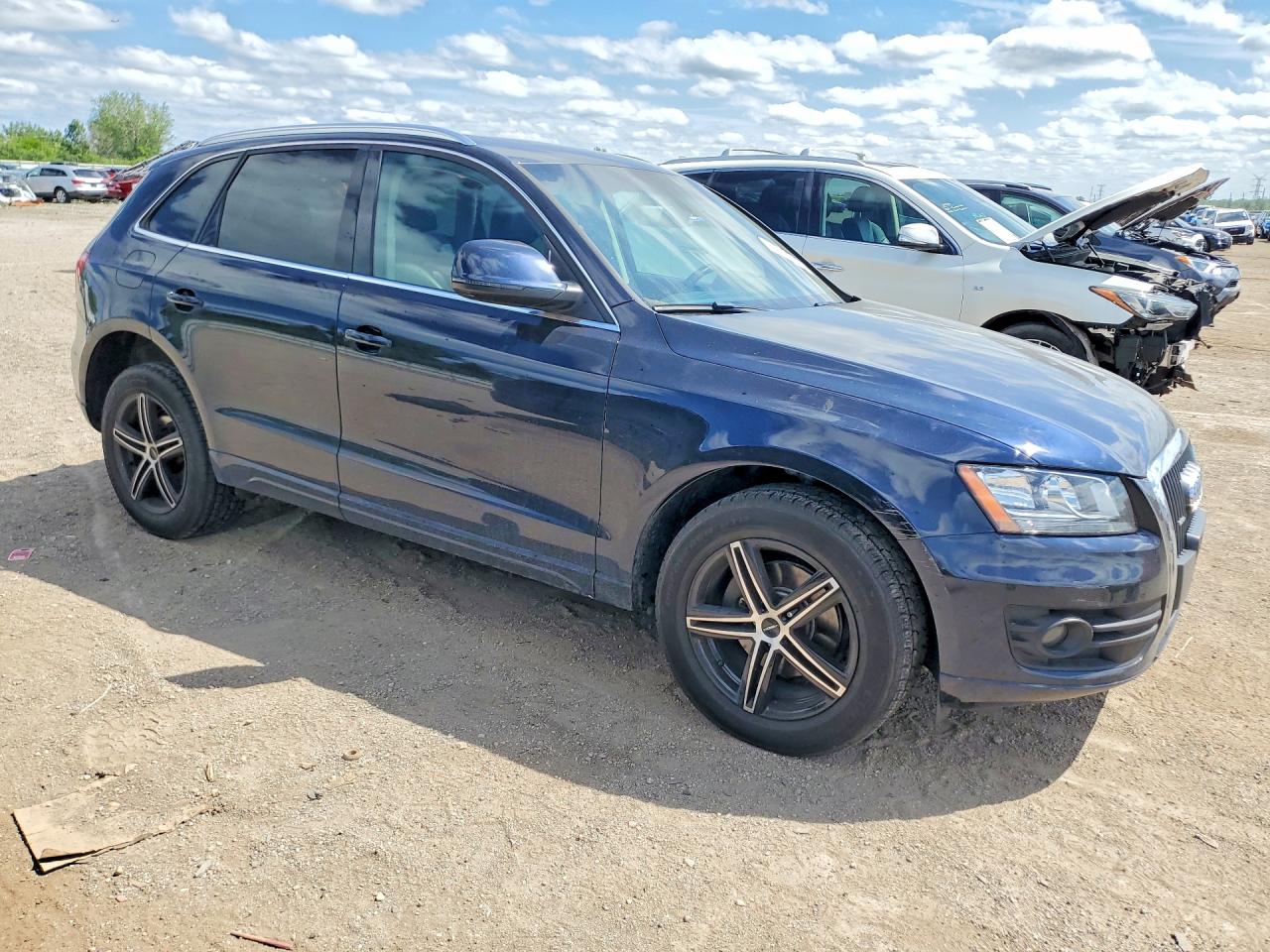 2011 Audi Q5 Premium Серый vin: WA1CFAFP2BA104924