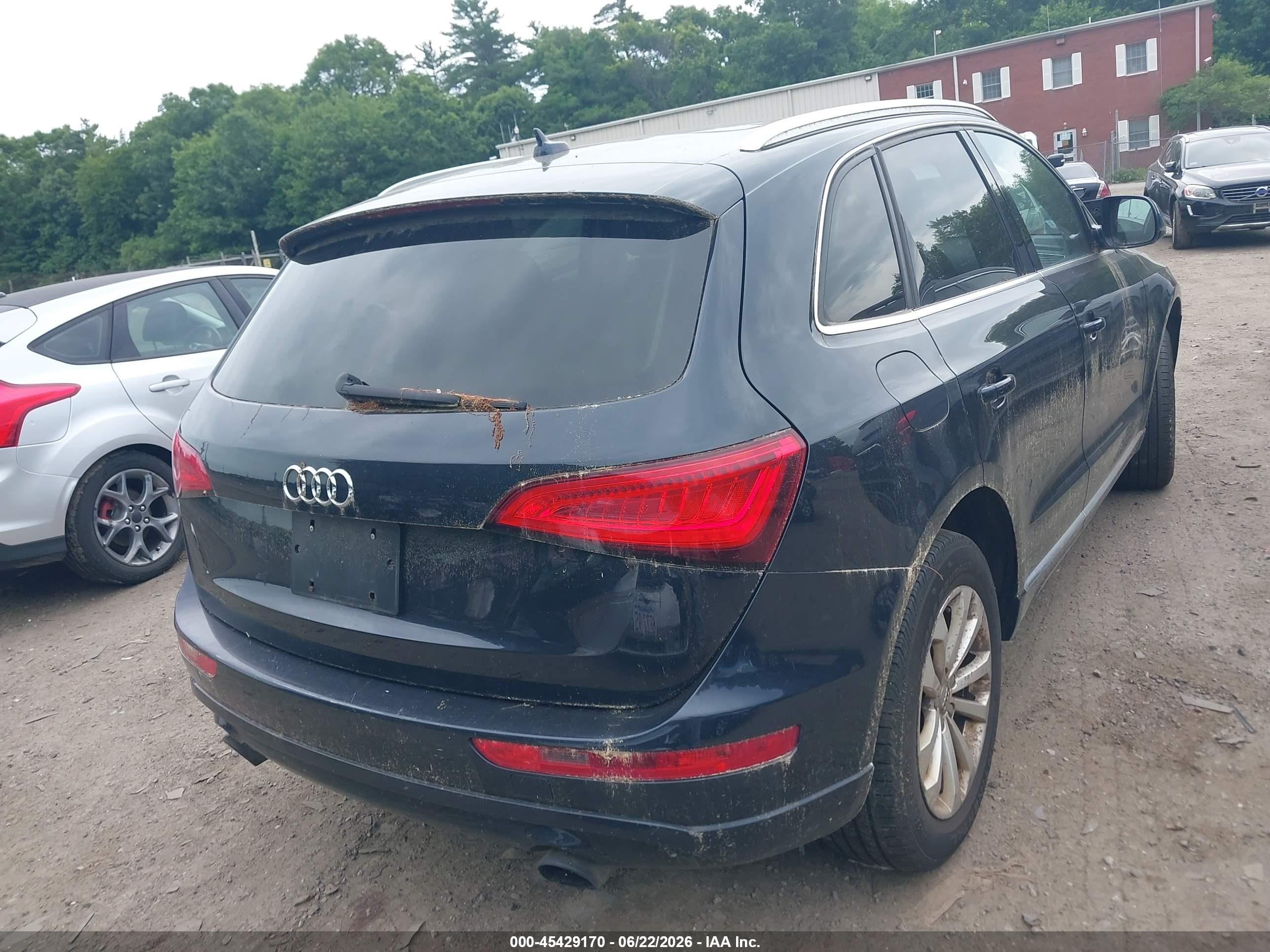 2014 Audi Q5 2.0t Premium Blue vin: WA1CFAFP3EA112860