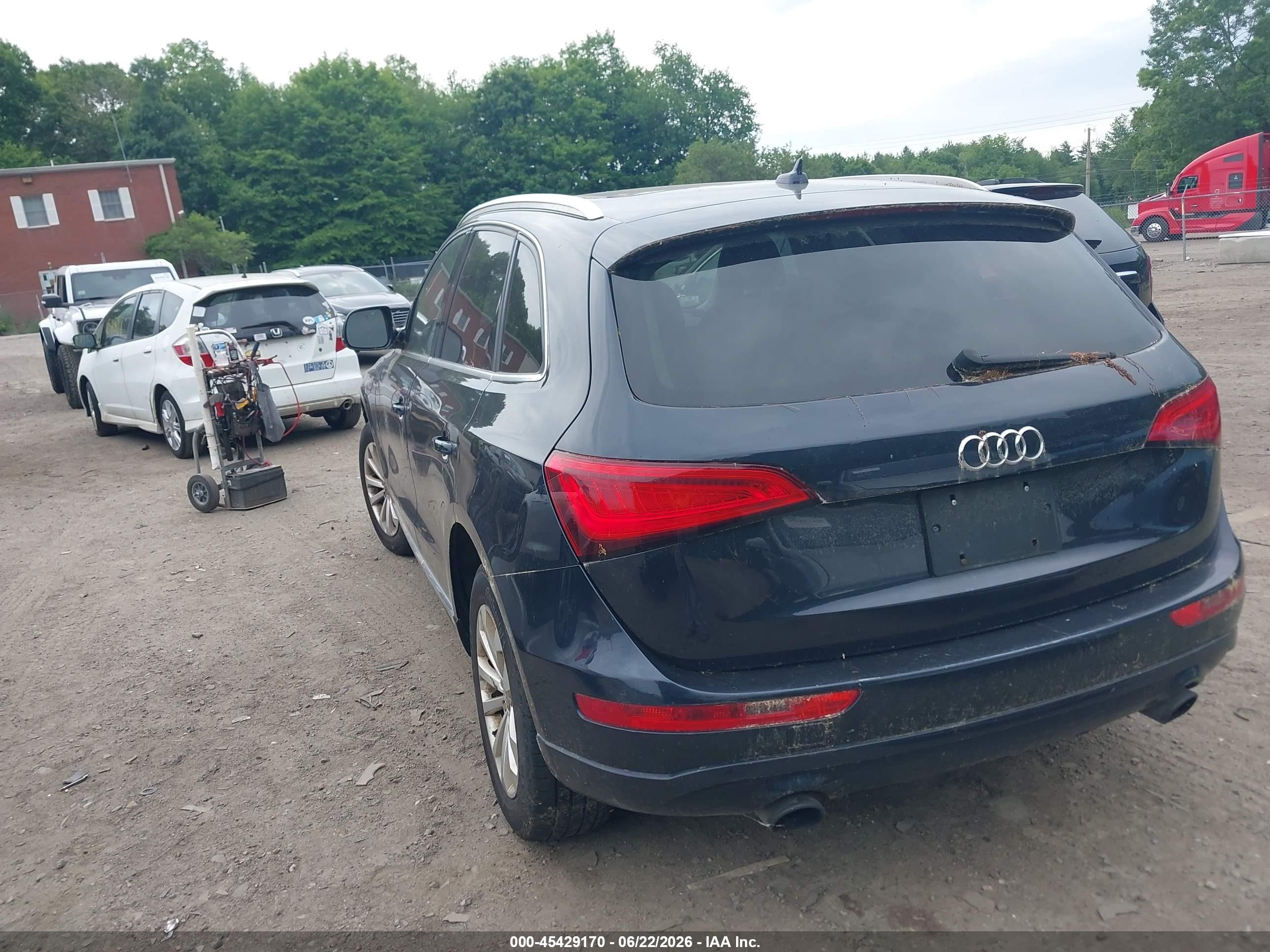 2014 Audi Q5 2.0t Premium Blue vin: WA1CFAFP3EA112860