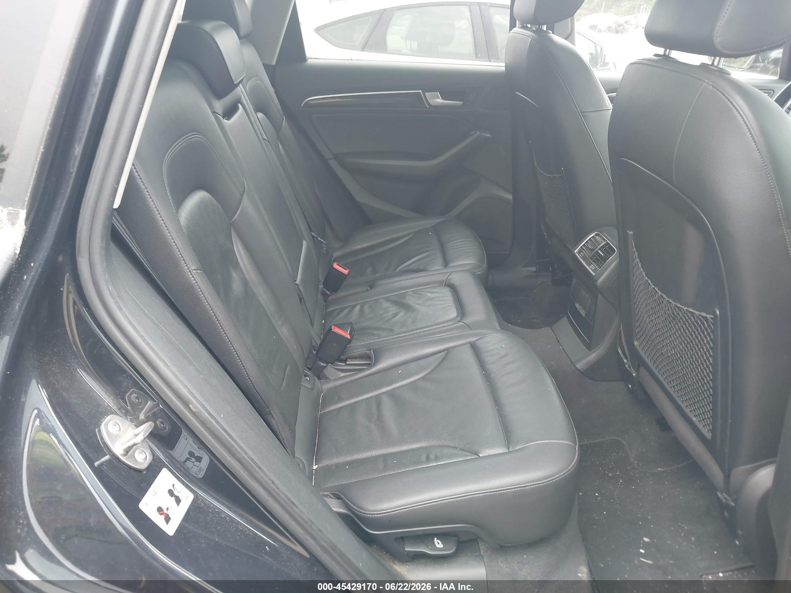 2014 Audi Q5 2.0t Premium Blue vin: WA1CFAFP3EA112860