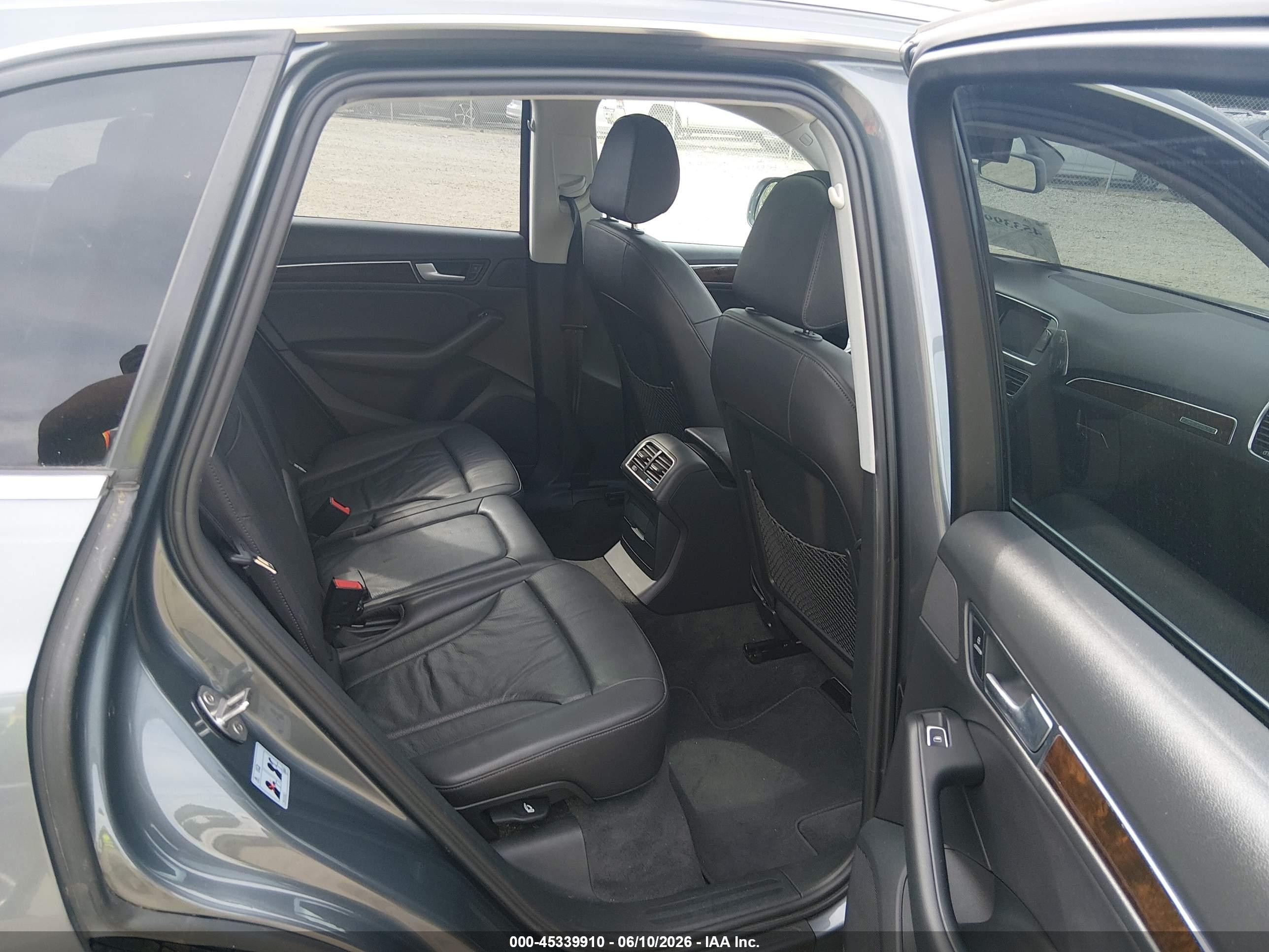 2015 Audi Q5 2.0t Premium Gray vin: WA1CFAFP3FA052628