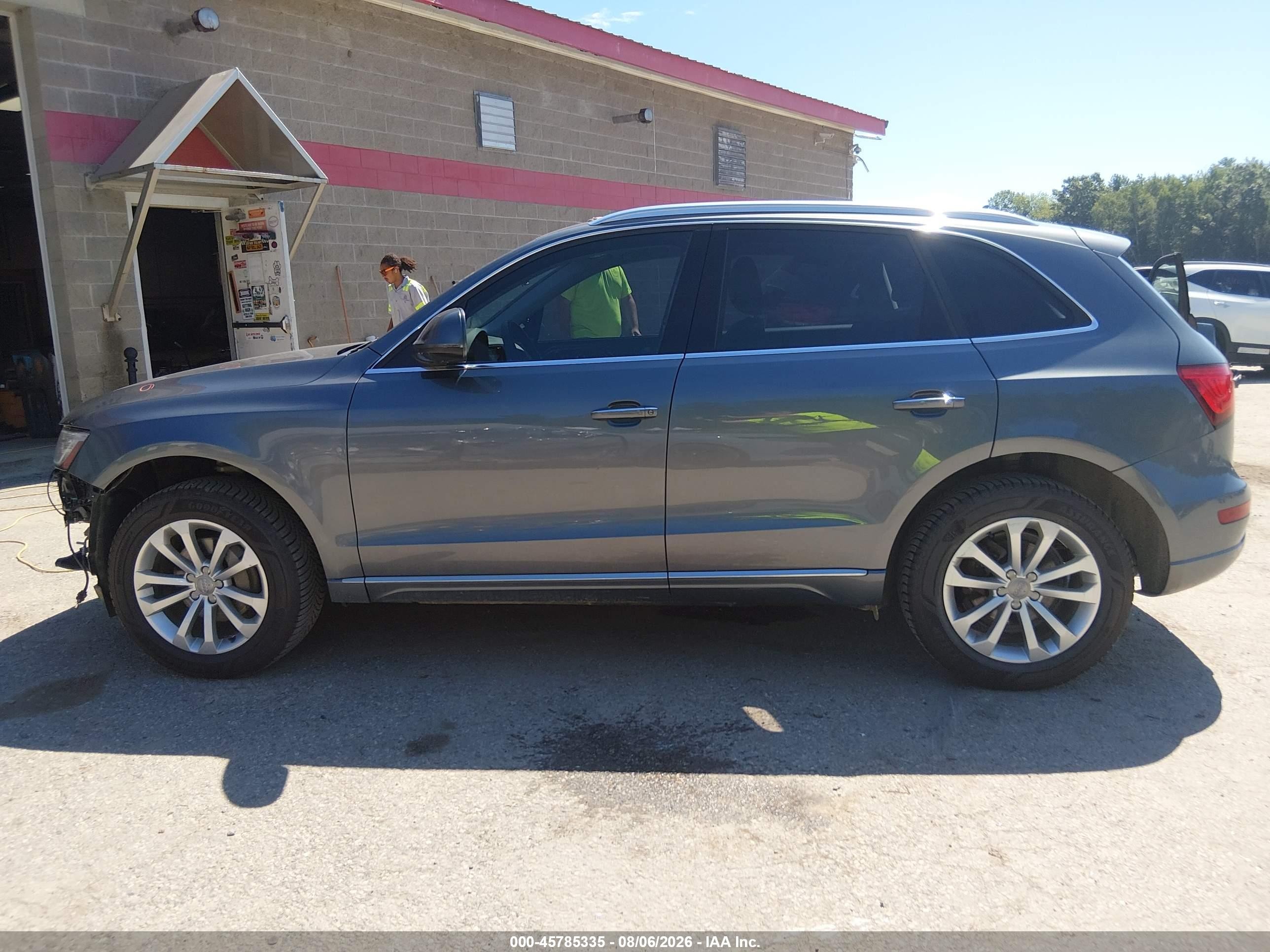 2015 Audi Q5 2.0t Premium Gray vin: WA1CFAFP3FA052872