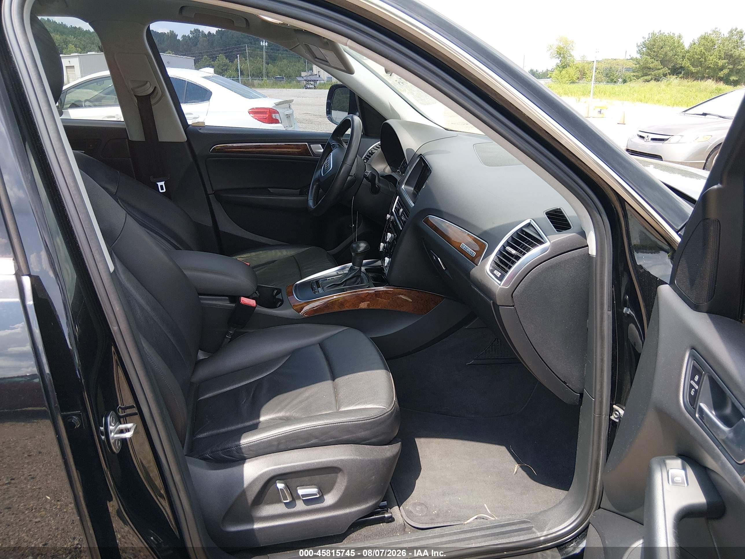 2015 Audi Q5 2.0t Premium Черный vin: WA1CFAFP3FA059465